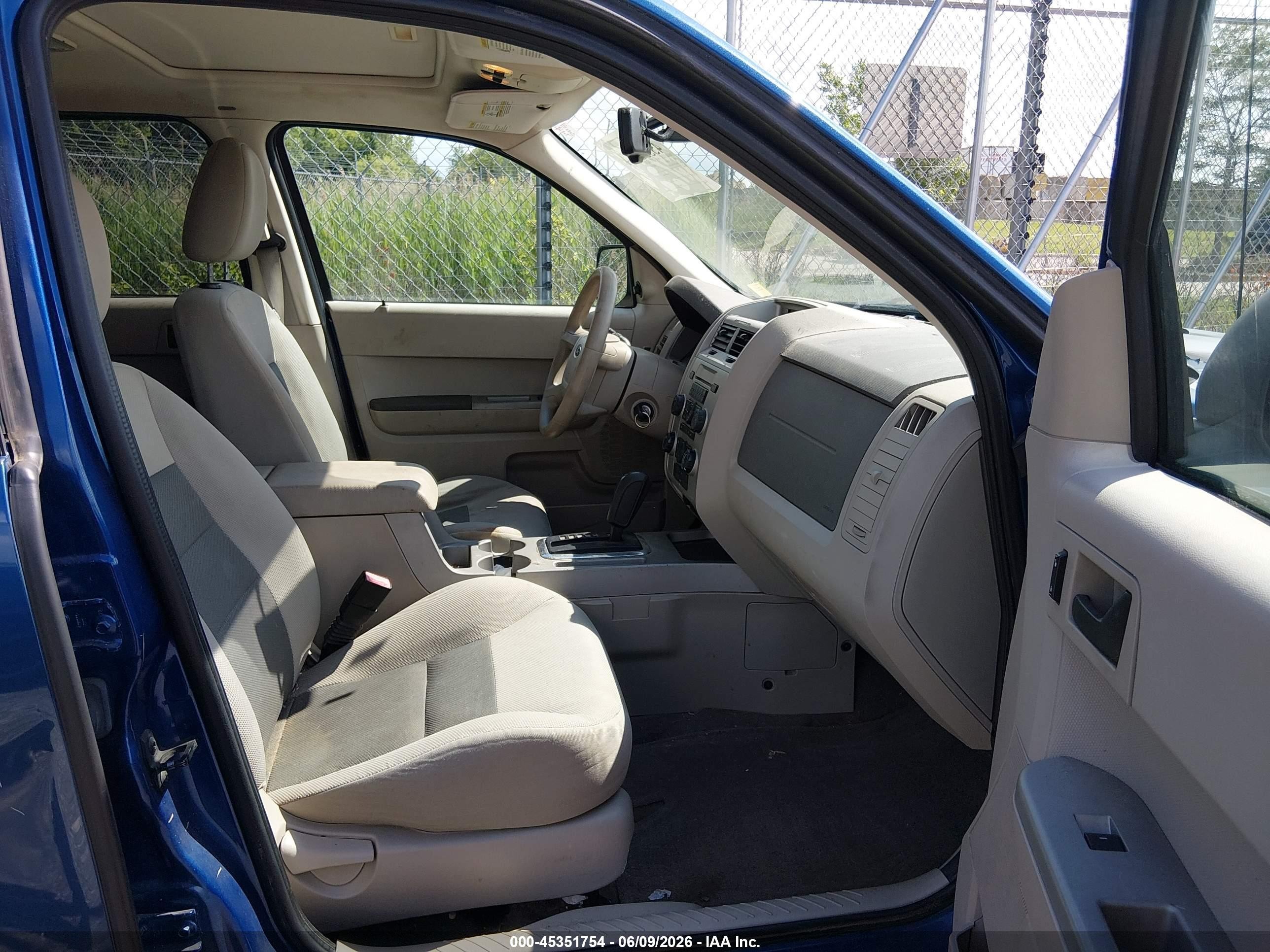 2008 Ford Escape Xlt Blue vin: 1FMCU93178KA05847