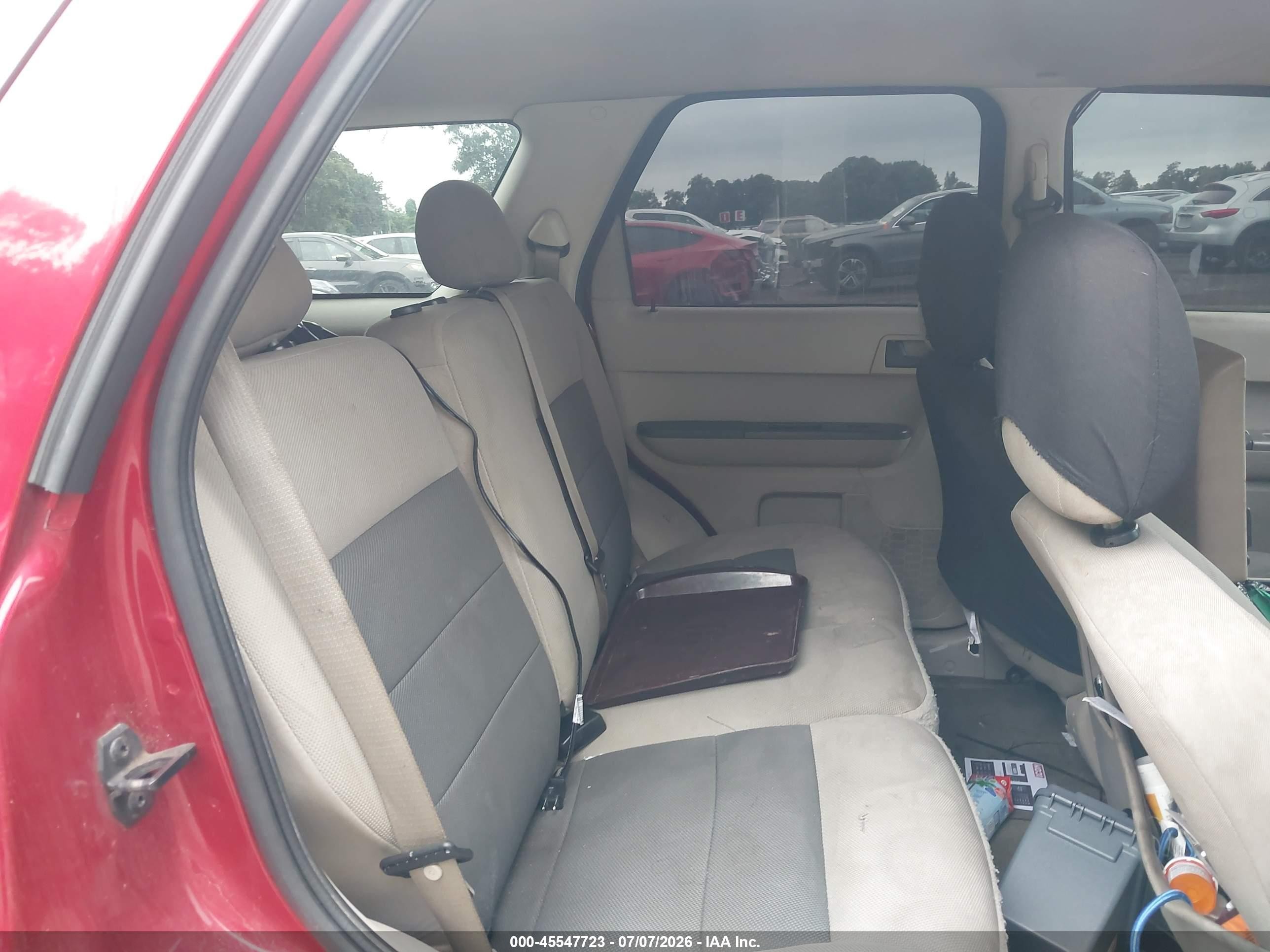 2008 Ford Escape Xlt Maroon vin: 1FMCU93178KB47132