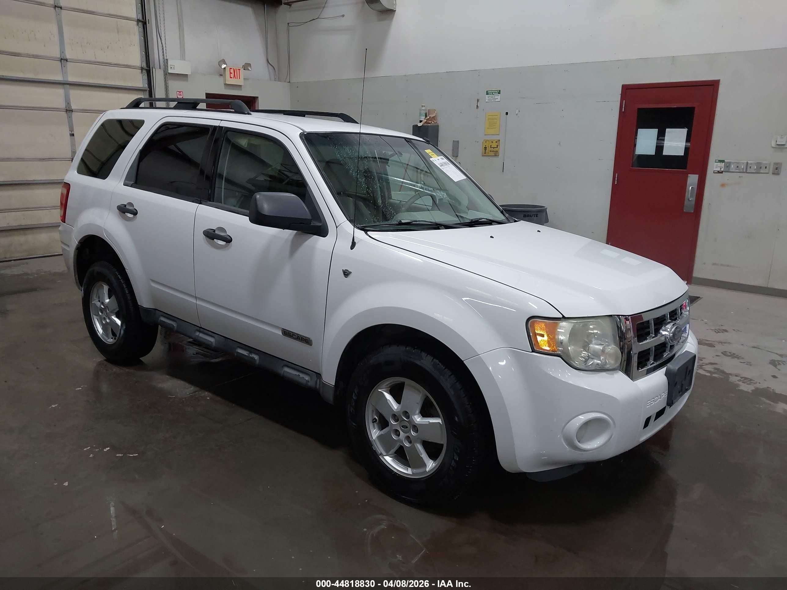 2008 Ford Escape Xlt White vin: 1FMCU93178KB61449