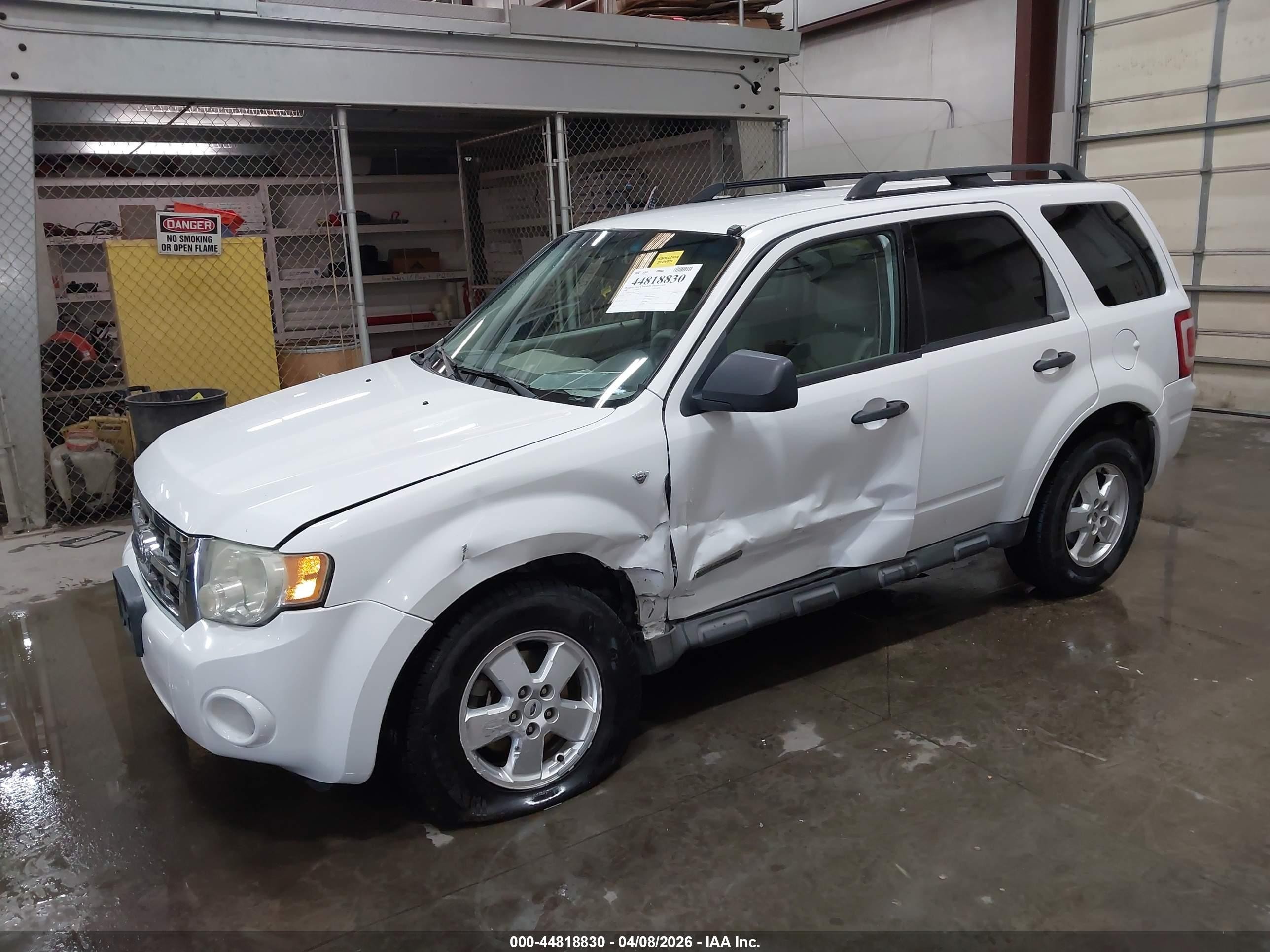 2008 Ford Escape Xlt White vin: 1FMCU93178KB61449