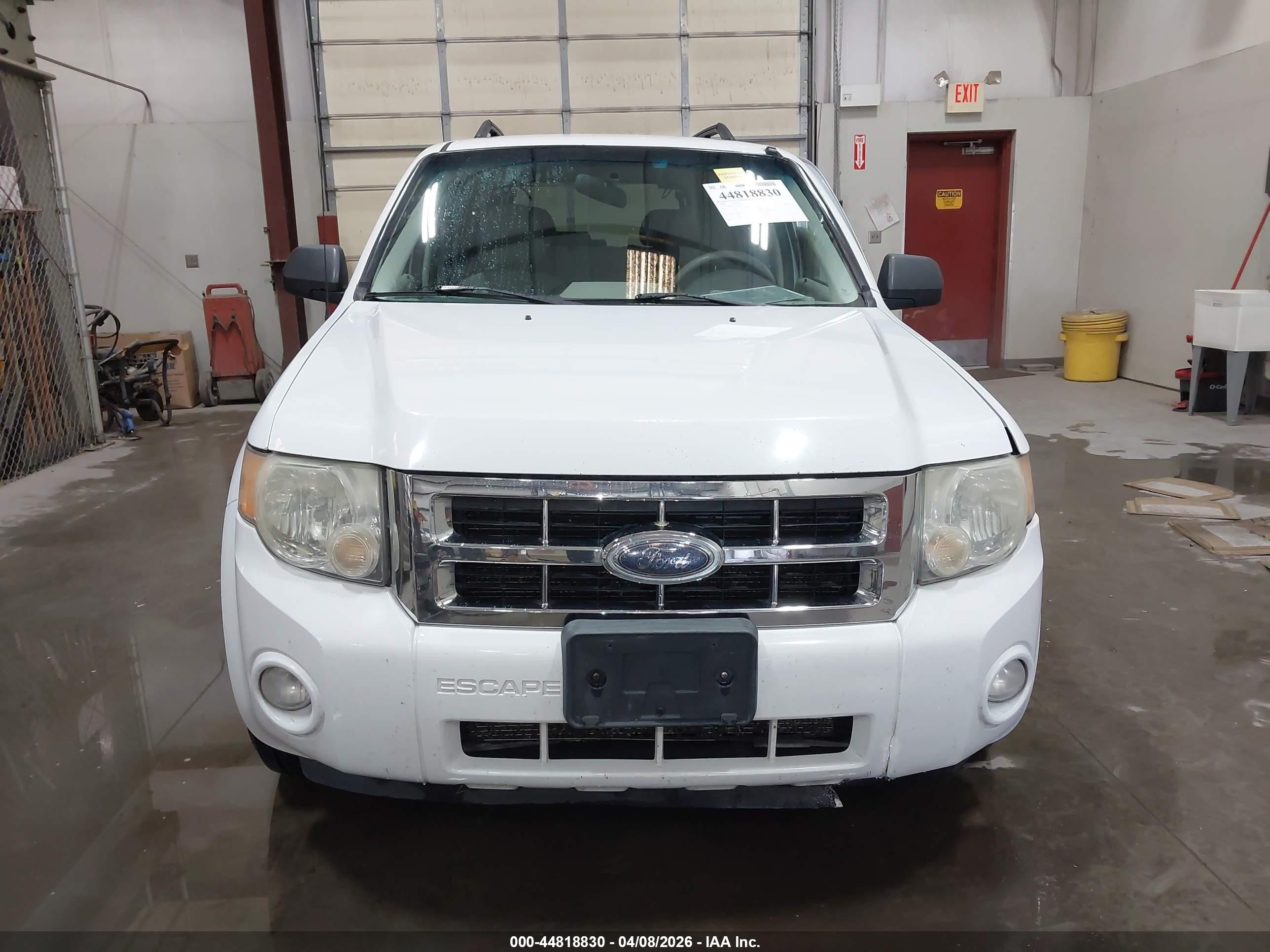 2008 Ford Escape Xlt White vin: 1FMCU93178KB61449