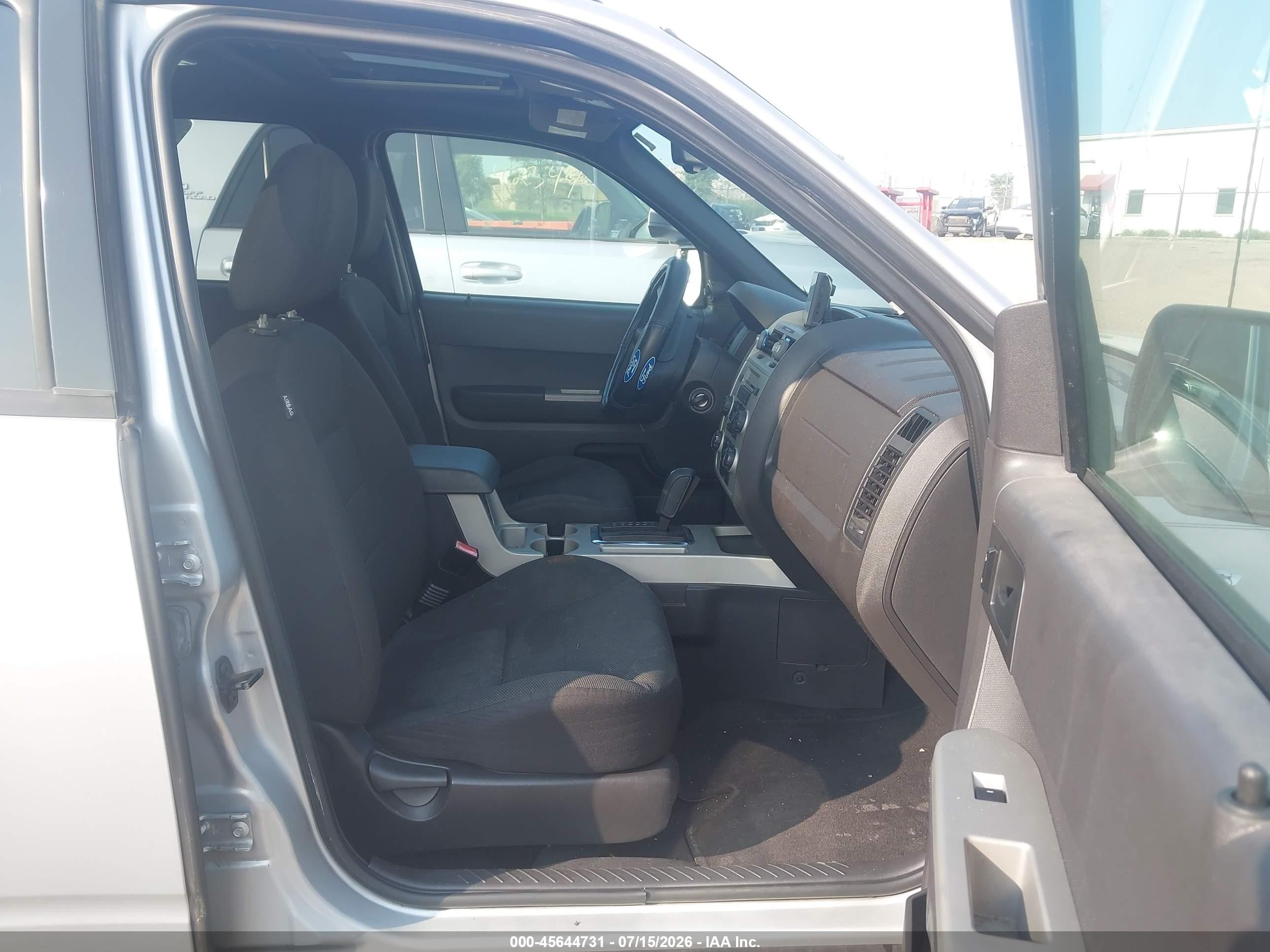 2008 Ford Escape Xlt Silver vin: 1FMCU93178KE12227