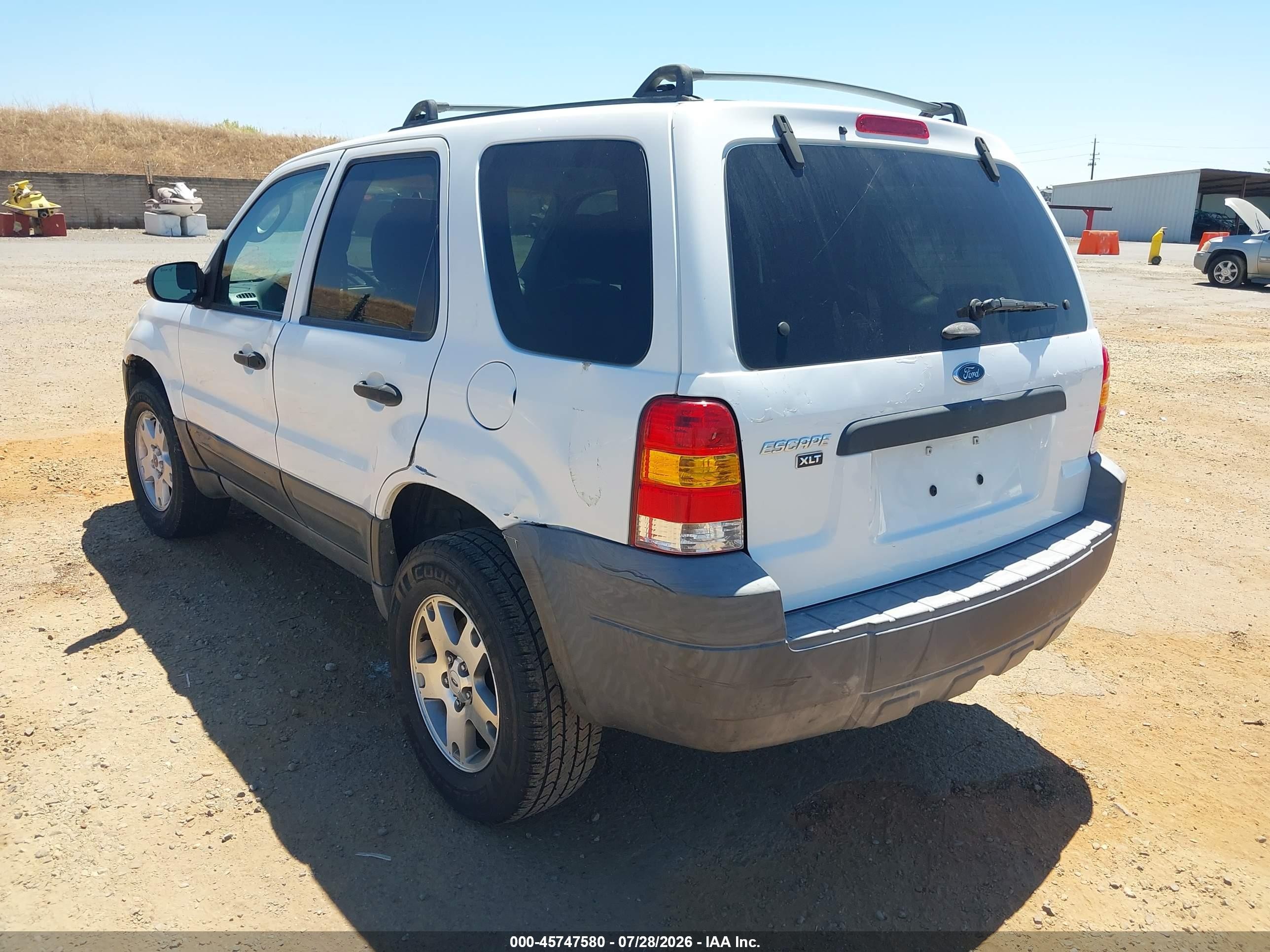 2005 Ford Escape Xlt White vin: 1FMCU93185KA44815