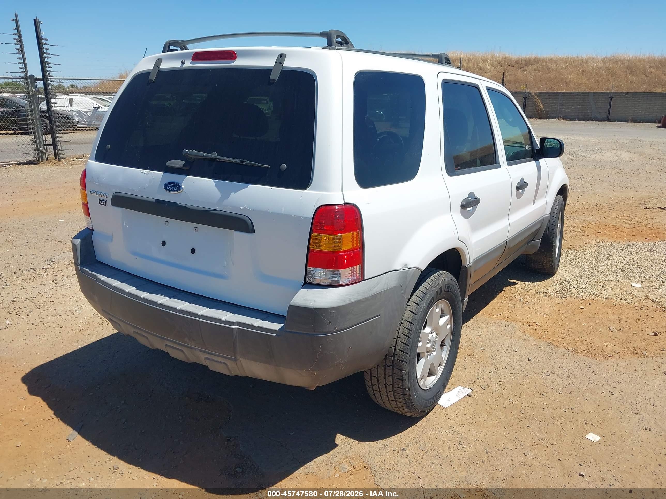 2005 Ford Escape Xlt White vin: 1FMCU93185KA44815