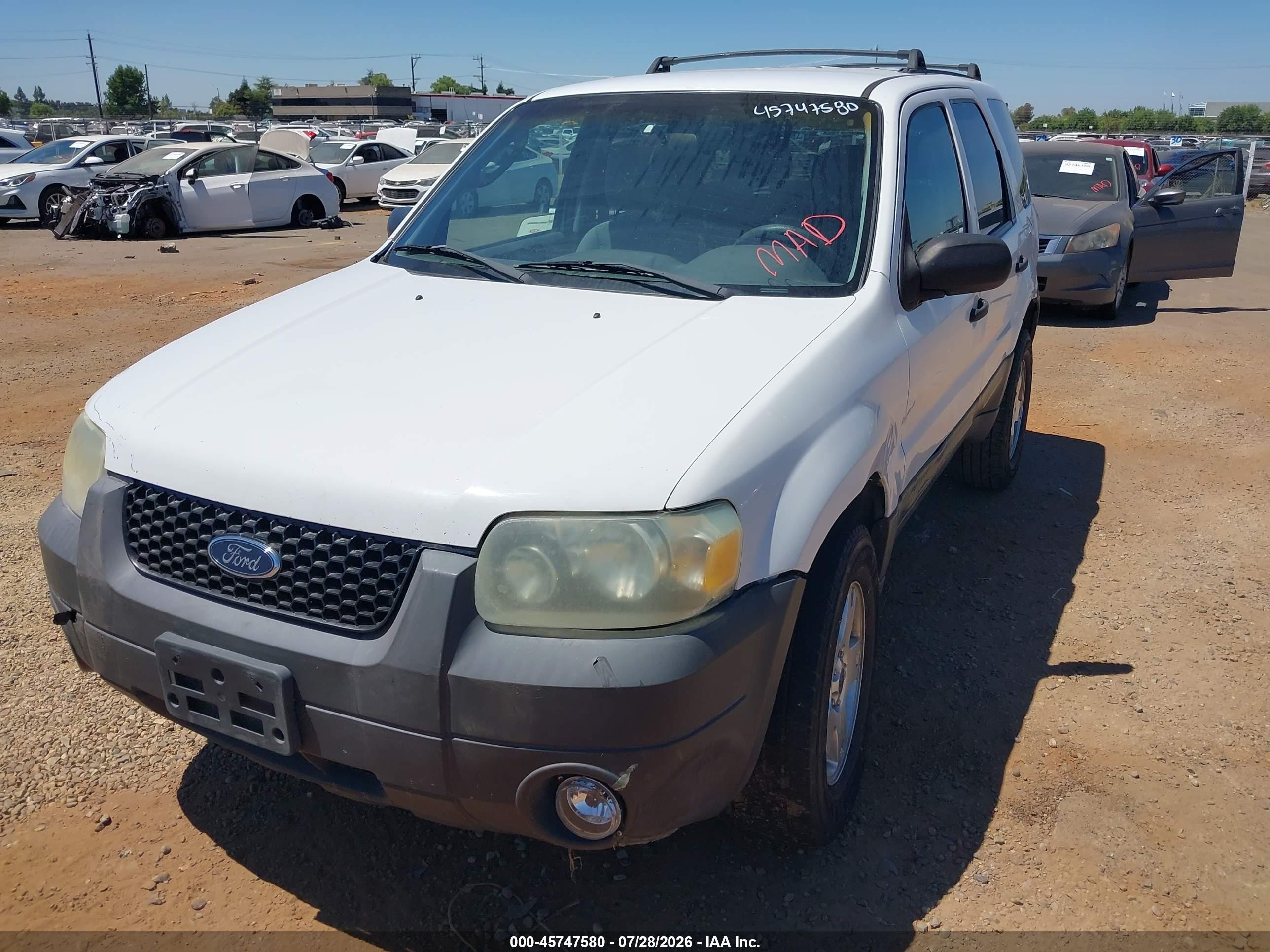 2005 Ford Escape Xlt White vin: 1FMCU93185KA44815