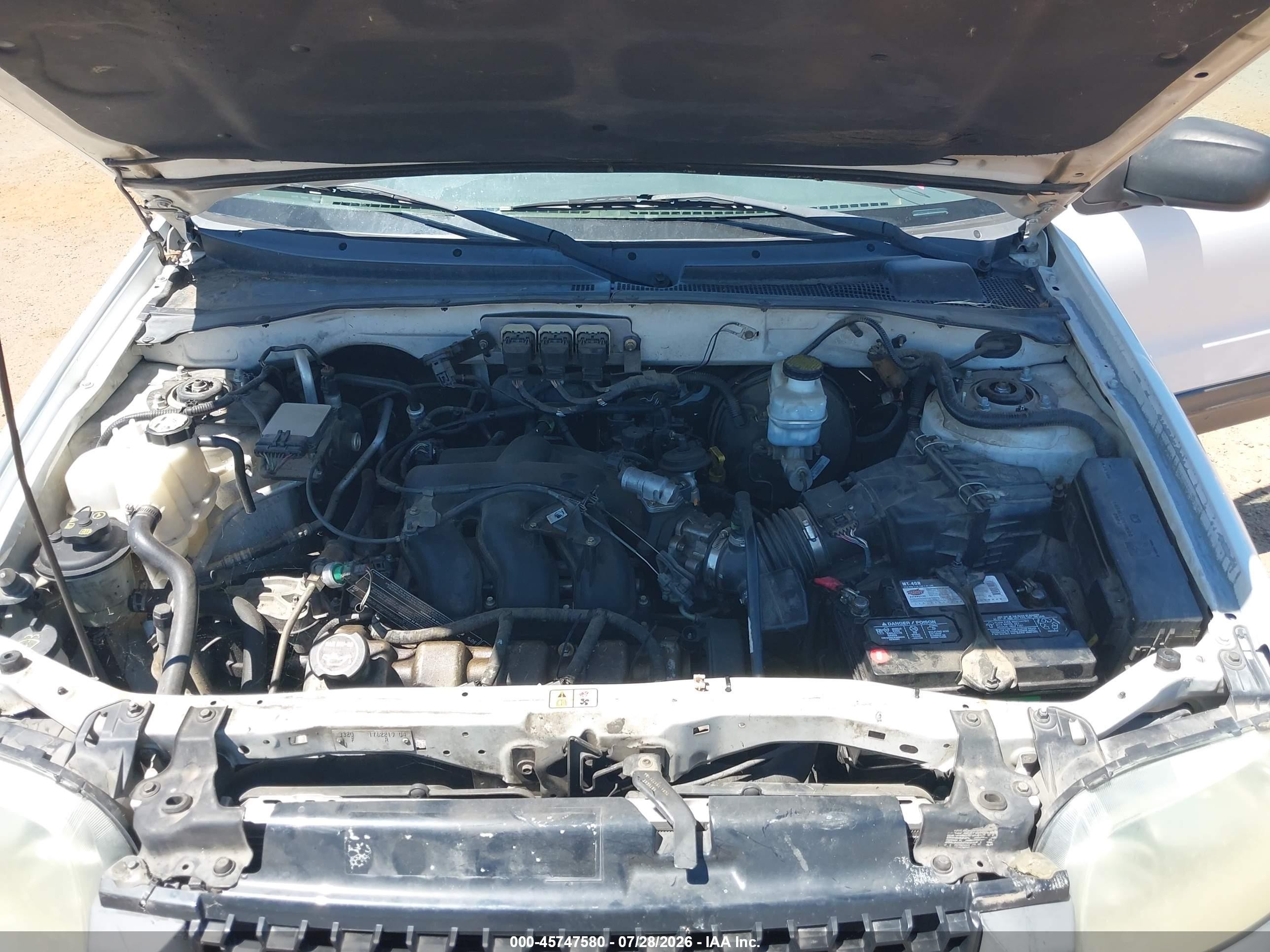 2005 Ford Escape Xlt White vin: 1FMCU93185KA44815