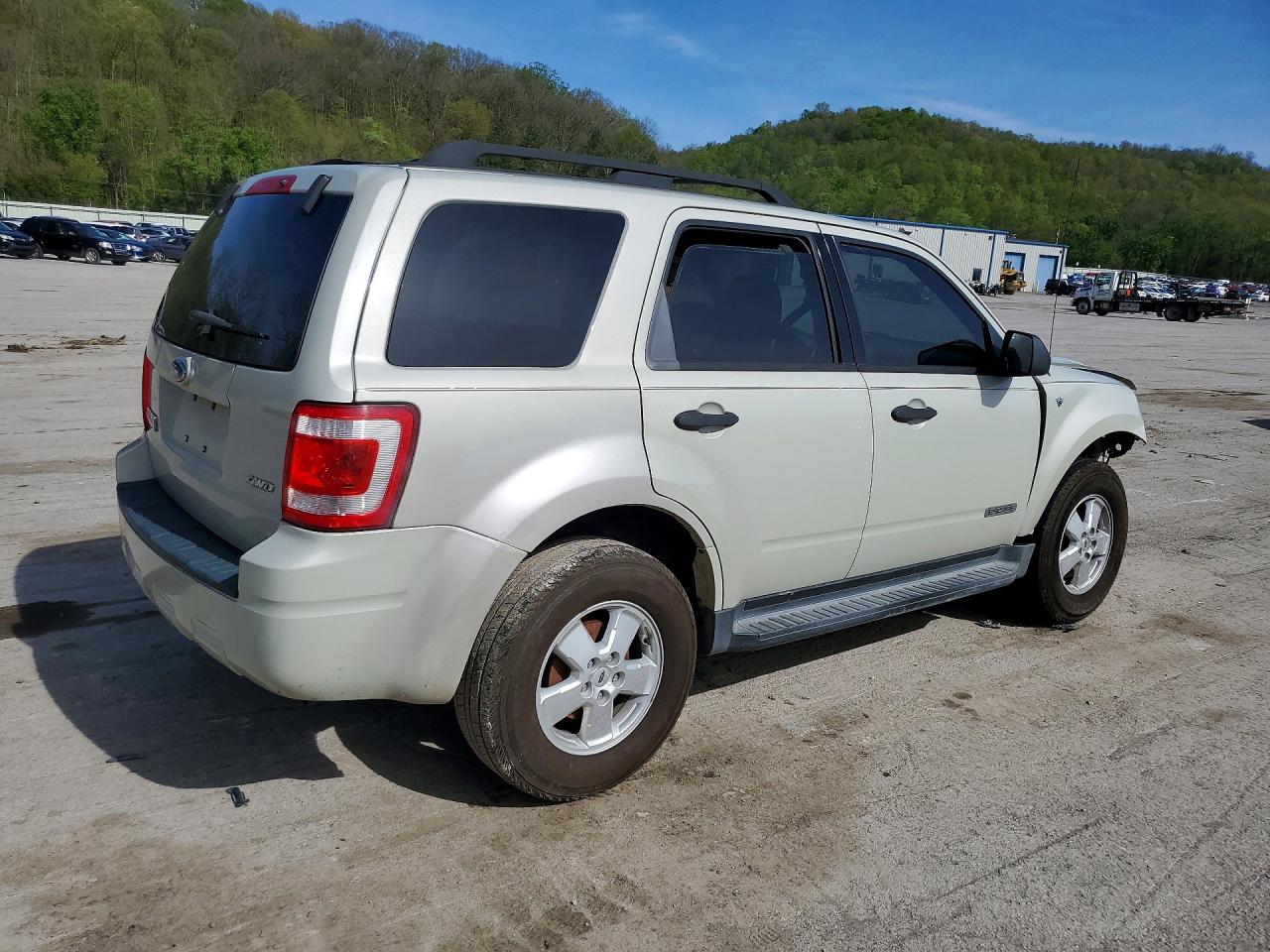 2008 Ford Escape Xlt Silver vin: 1FMCU93188KA28358