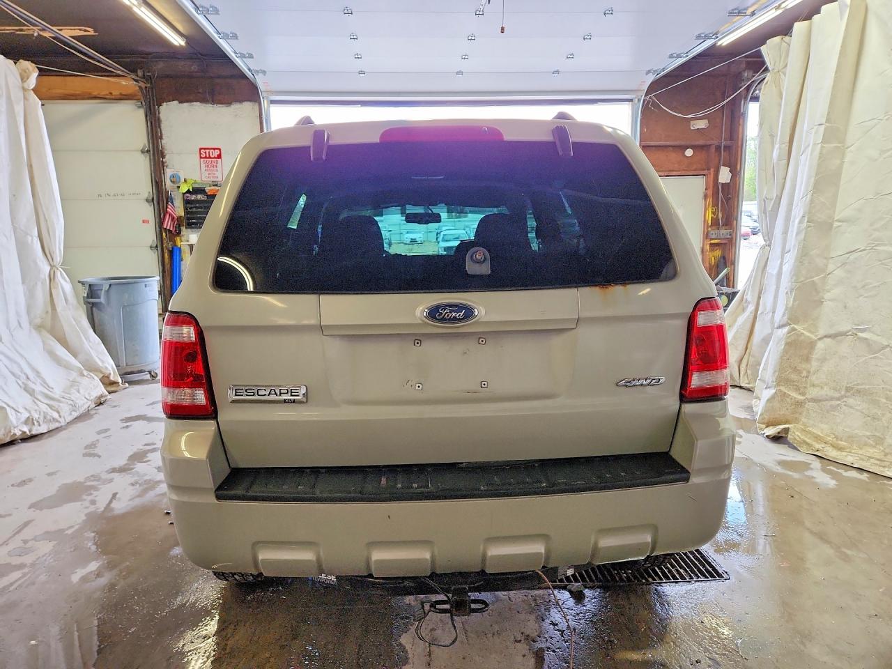 2008 Ford Escape Xlt Beige vin: 1FMCU93188KB51674