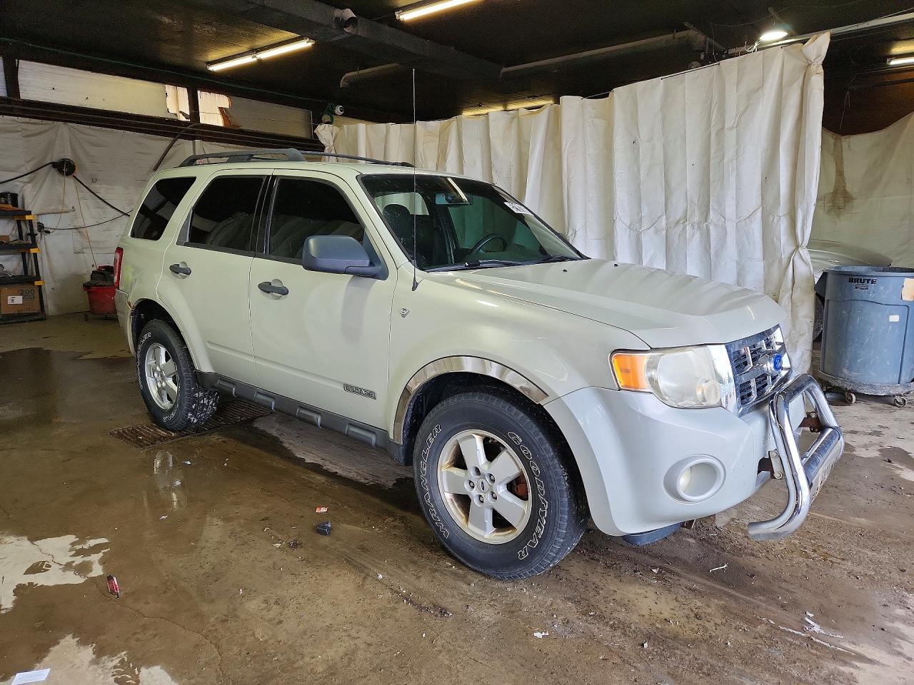 2008 Ford Escape Xlt Beige vin: 1FMCU93188KB51674