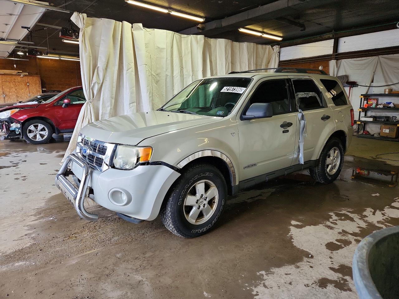 2008 Ford Escape Xlt Beige vin: 1FMCU93188KB51674