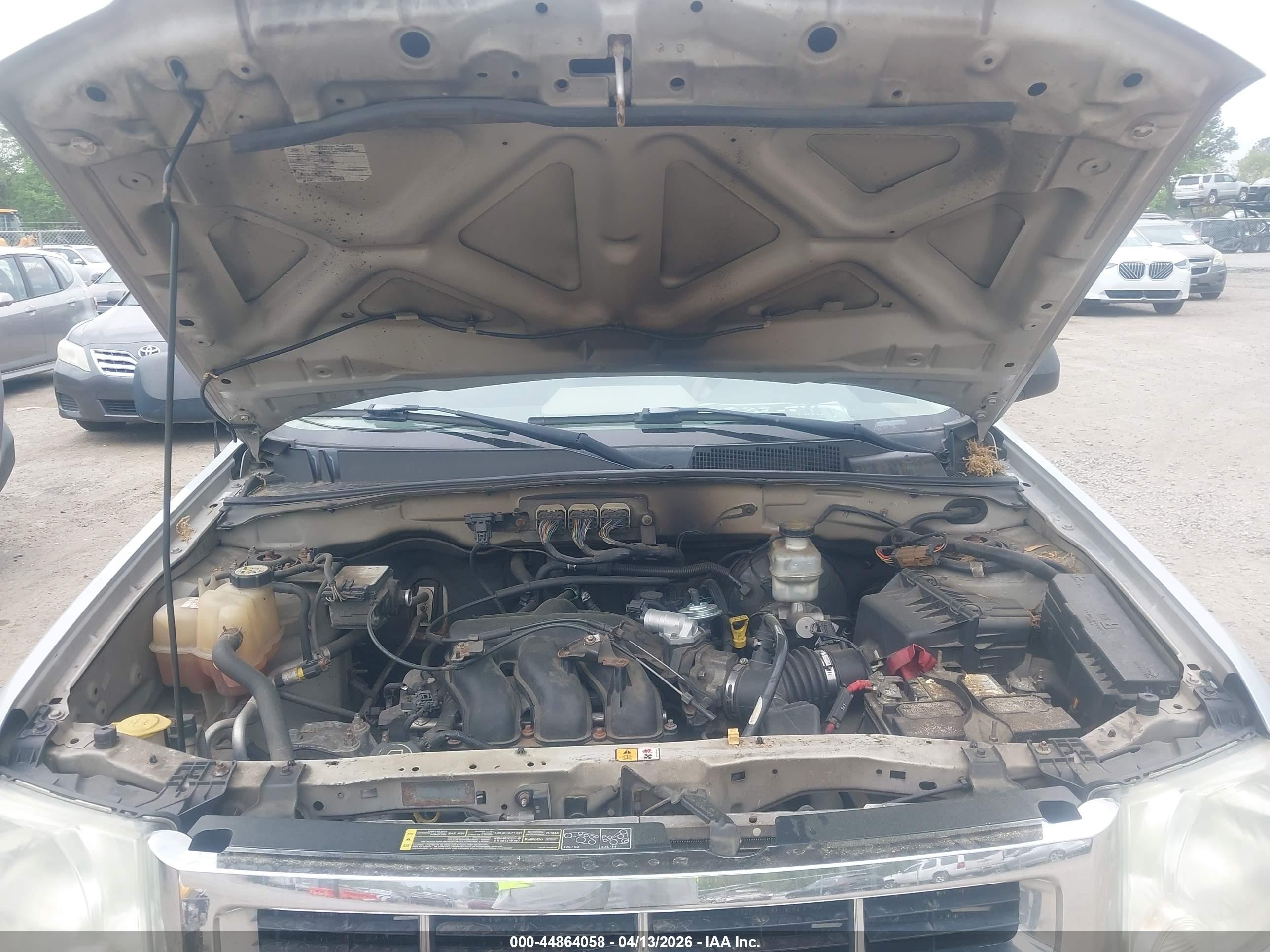 2008 Ford Escape Xlt Silver vin: 1FMCU93198KA67220