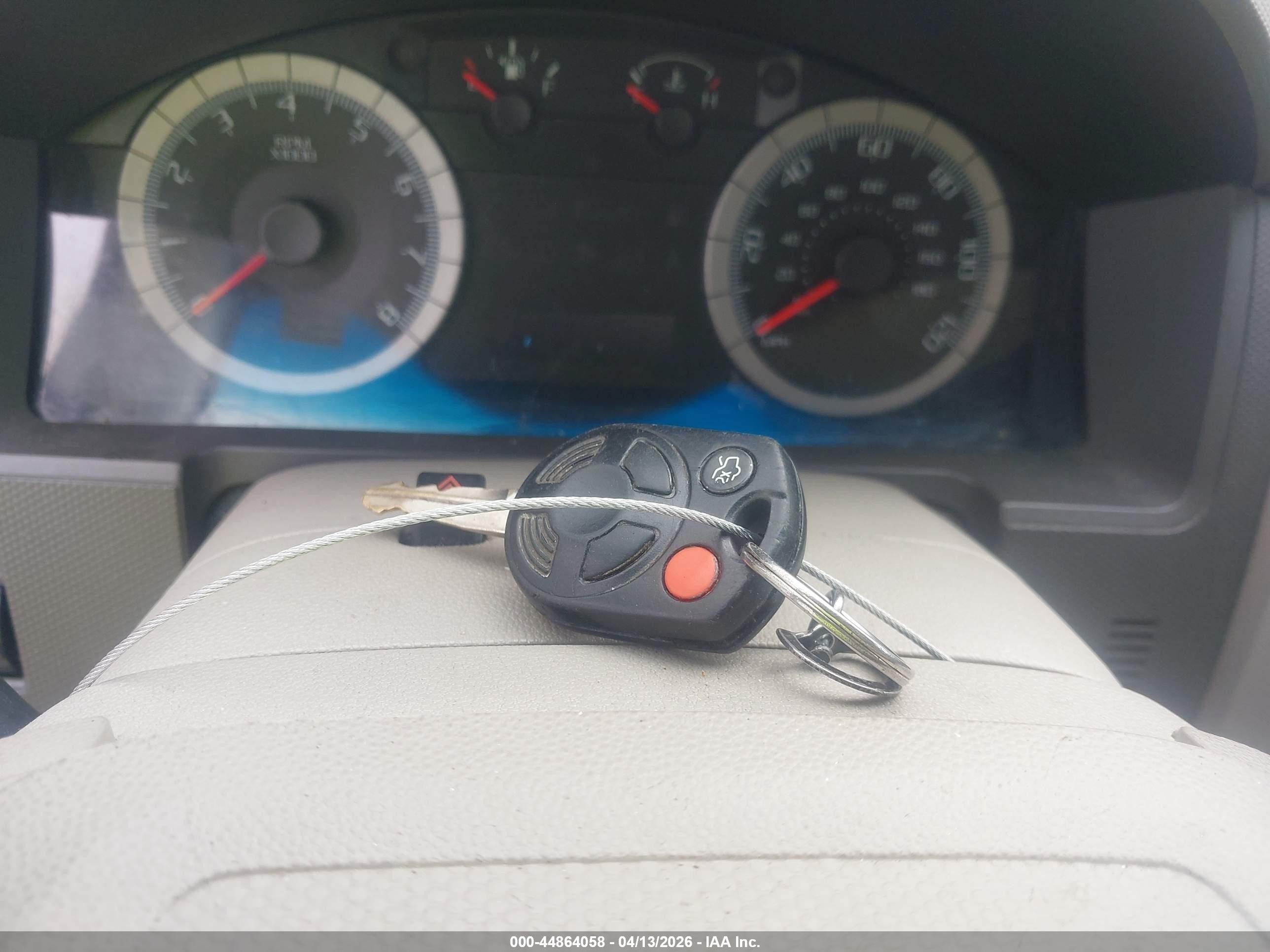 2008 Ford Escape Xlt Silver vin: 1FMCU93198KA67220