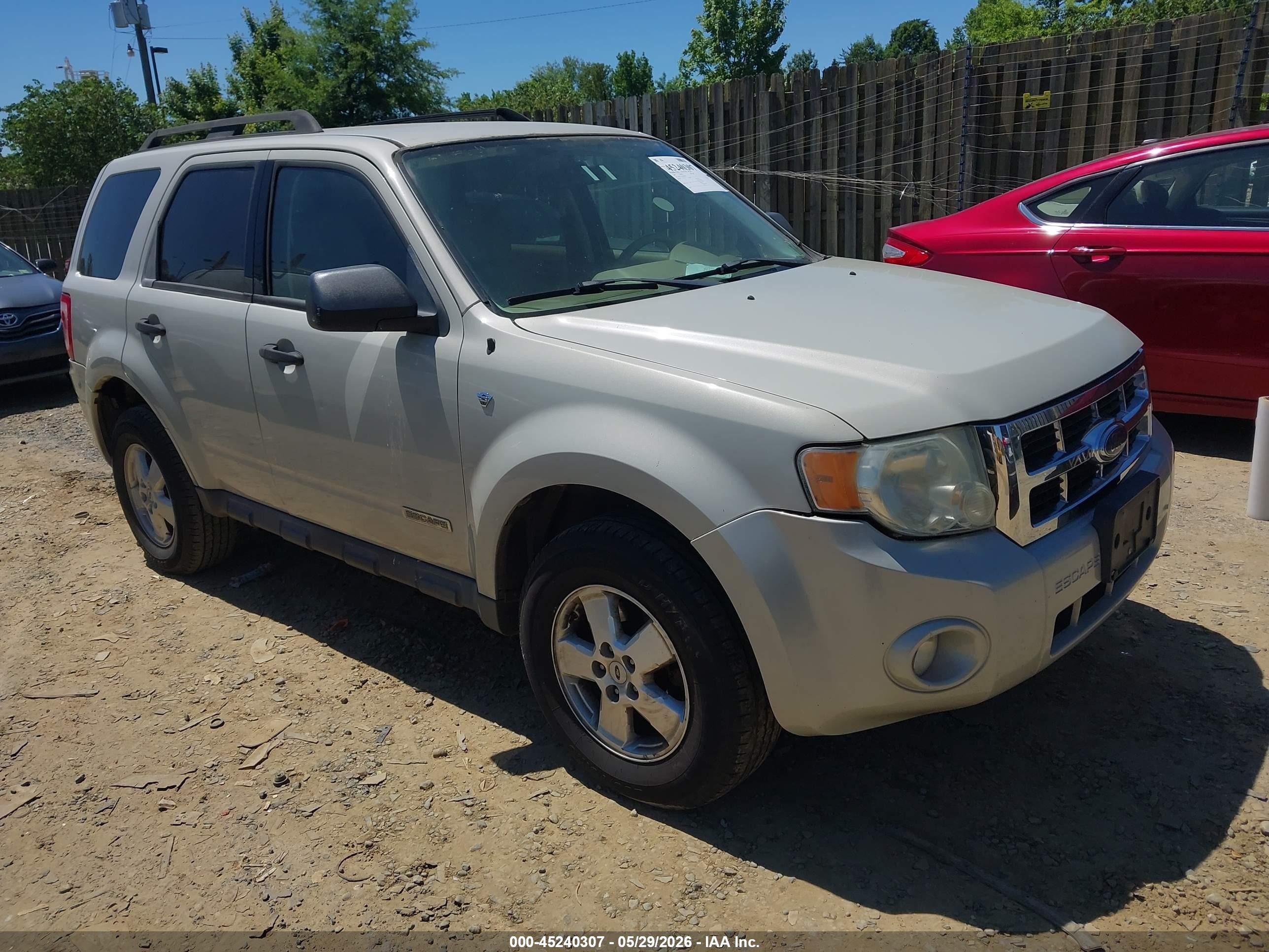 2008 Ford Escape Xlt Cream vin: 1FMCU93198KB02810