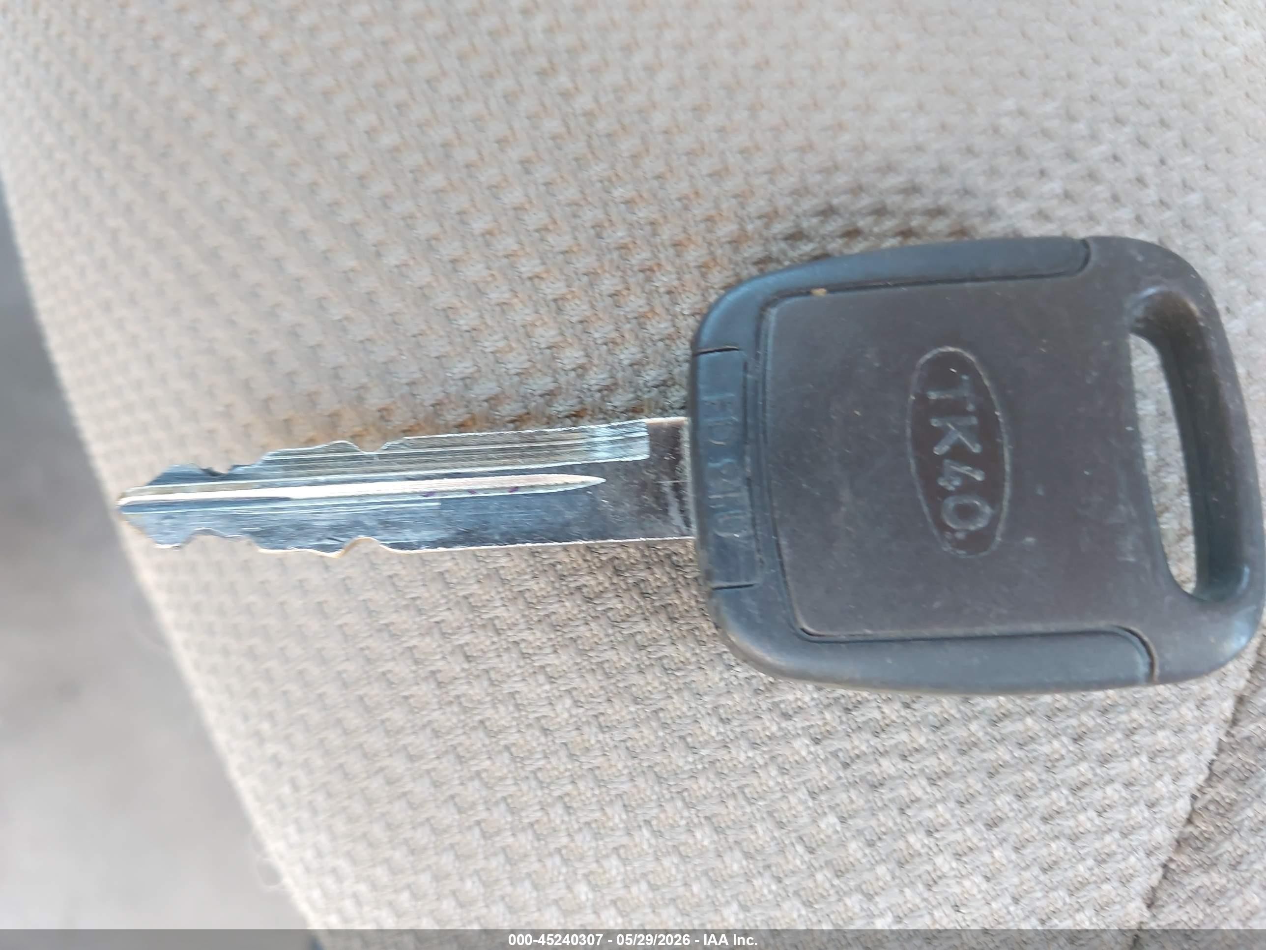 2008 Ford Escape Xlt Cream vin: 1FMCU93198KB02810