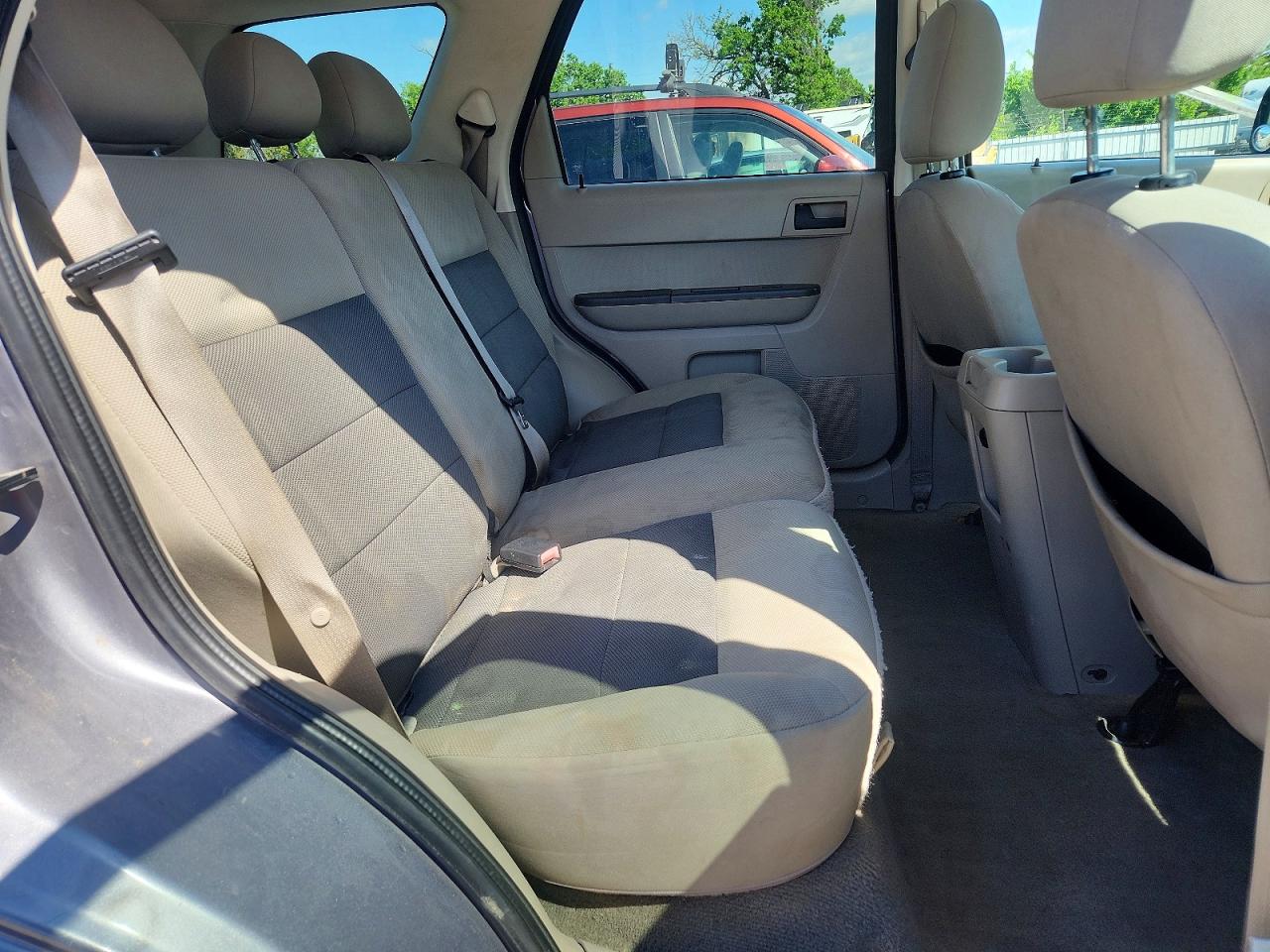 2008 Ford Escape Xlt Серый vin: 1FMCU93198KB58732