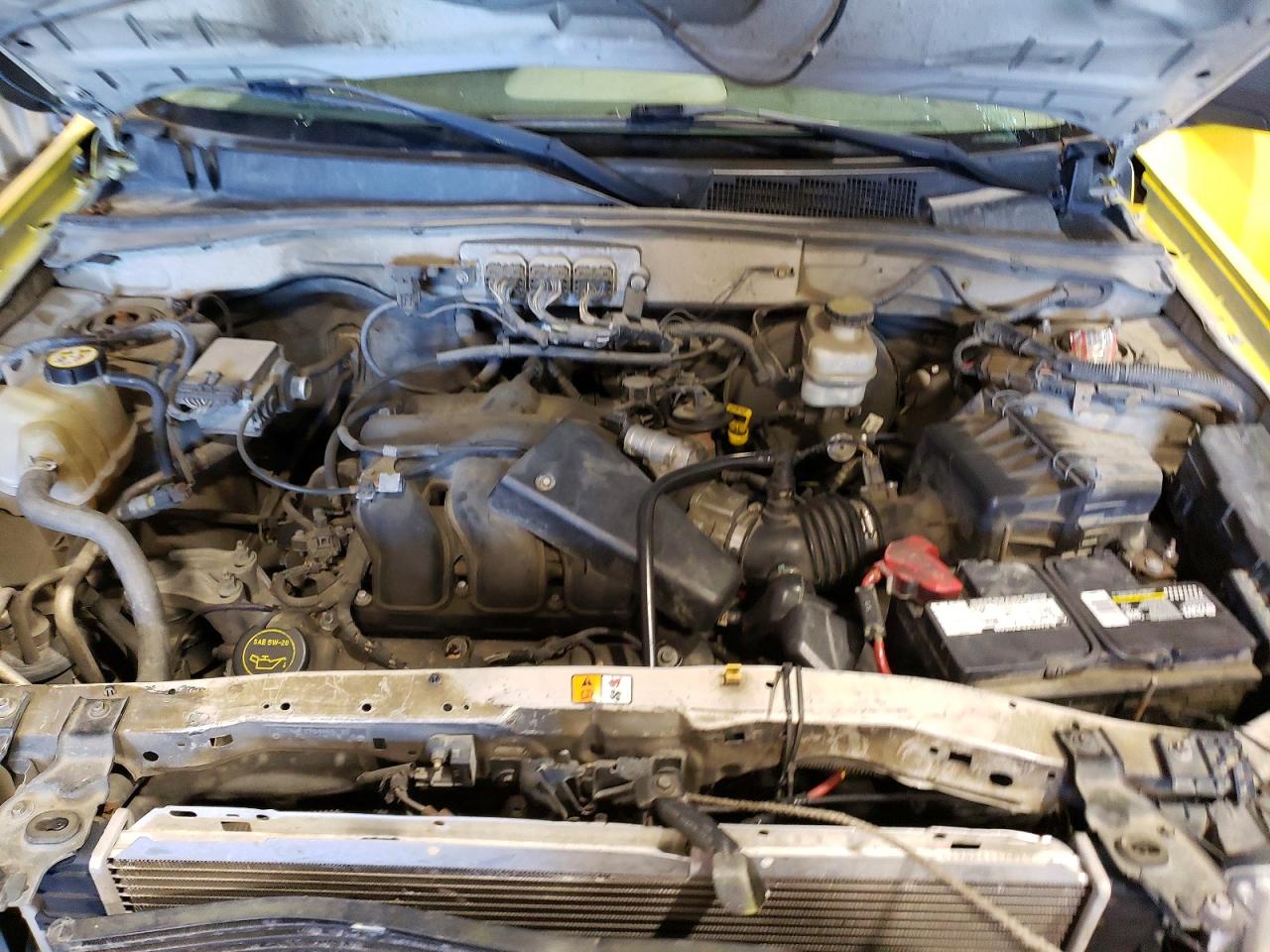 2008 Ford Escape Xlt Yellow vin: 1FMCU93198KC82404
