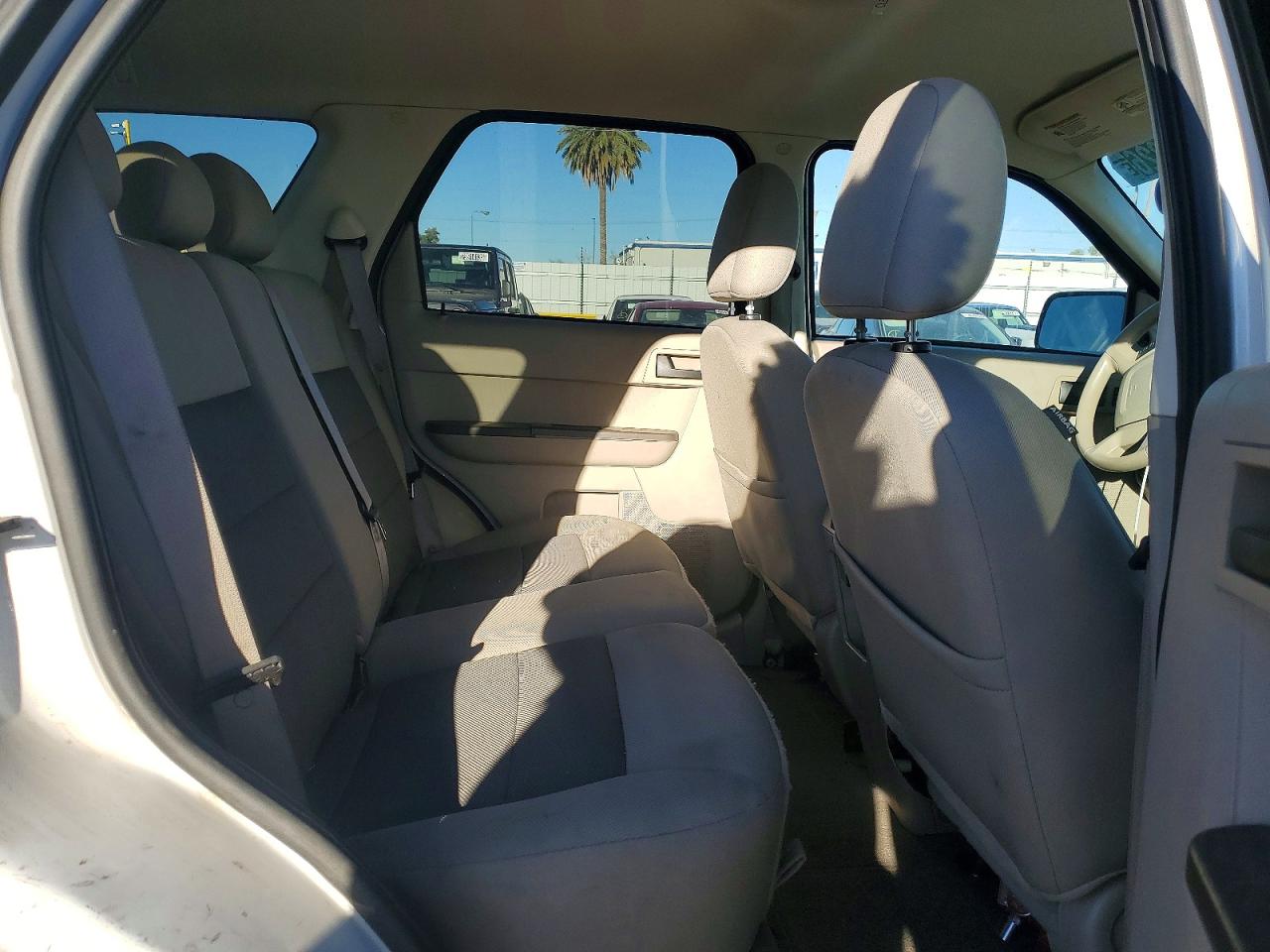 2008 Ford Escape Xlt Белый vin: 1FMCU93198KD74824