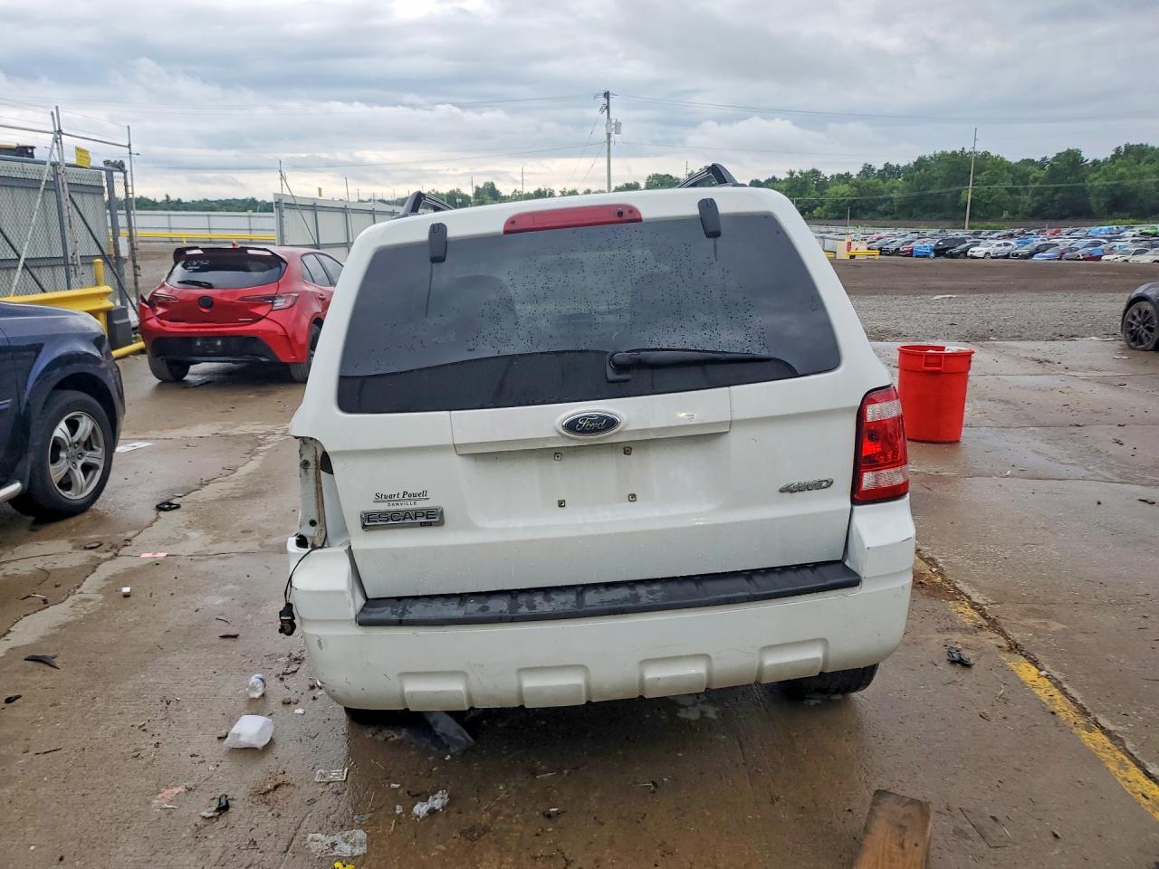 2008 Ford Escape Xlt White vin: 1FMCU93198KD83426