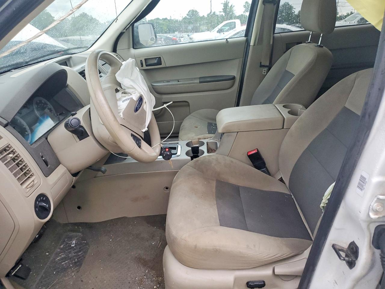 2008 Ford Escape Xlt White vin: 1FMCU93198KD83426