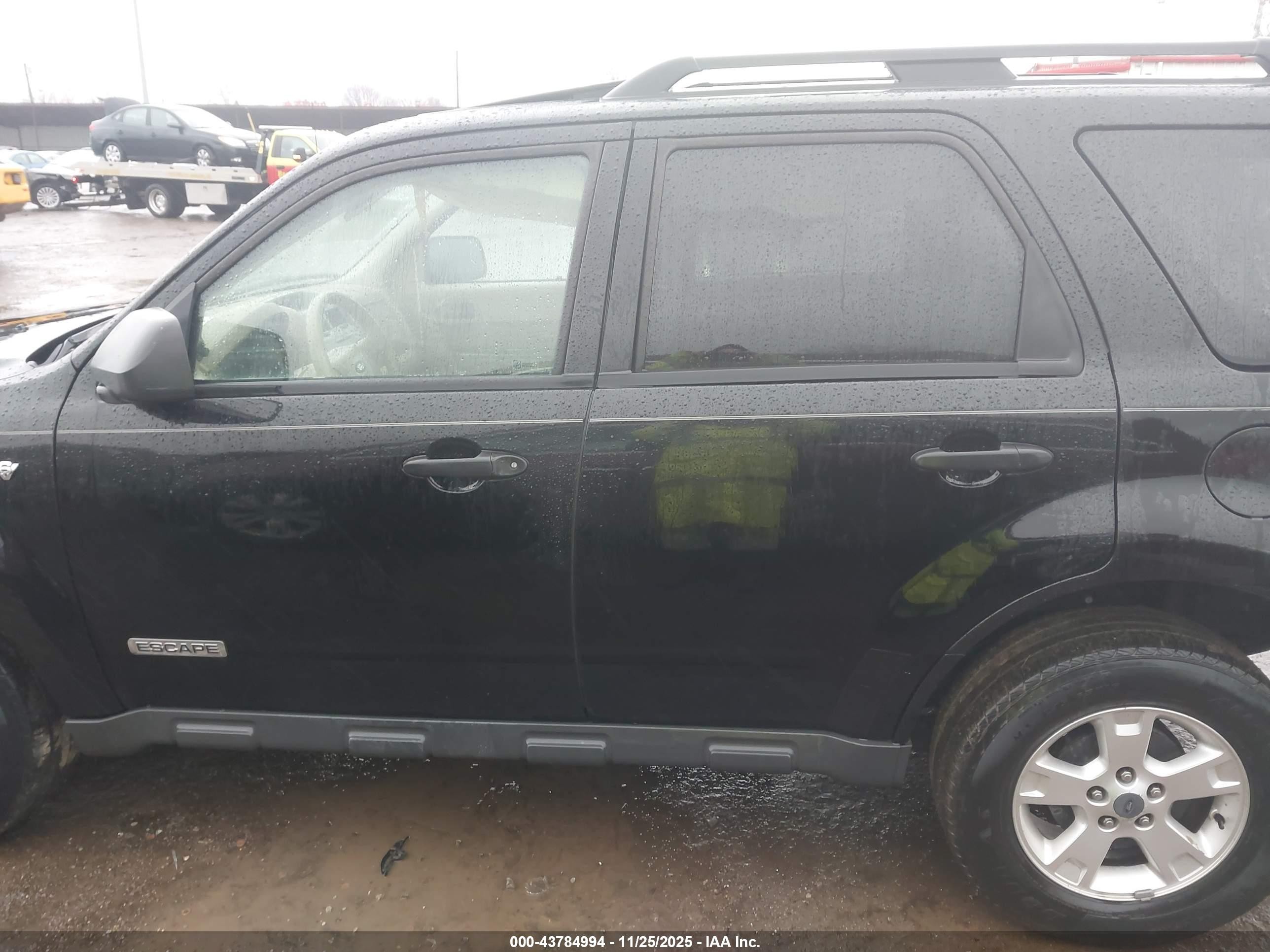 2008 Ford Escape Xlt Черный vin: 1FMCU93198KD98993