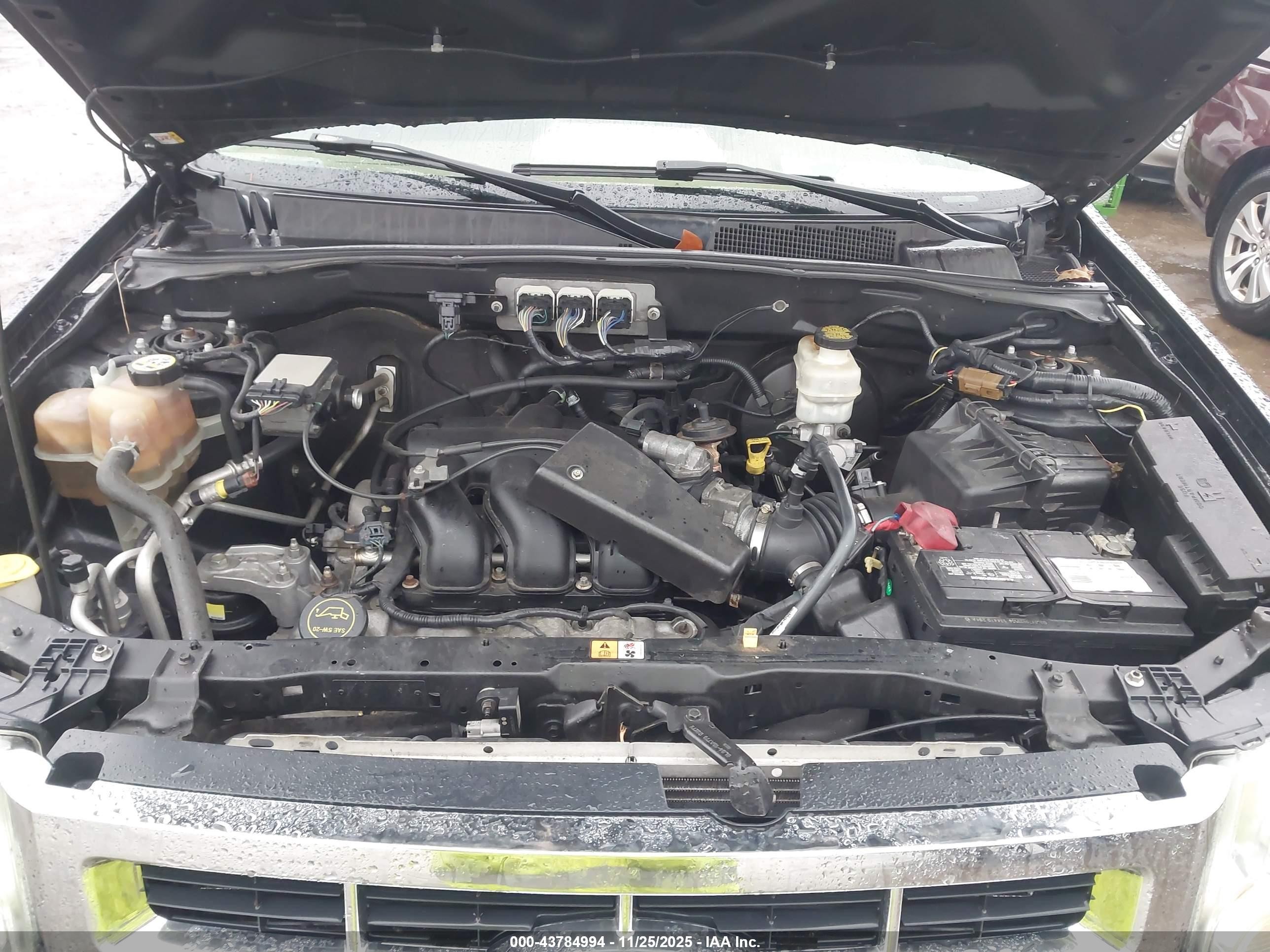 2008 Ford Escape Xlt Черный vin: 1FMCU93198KD98993