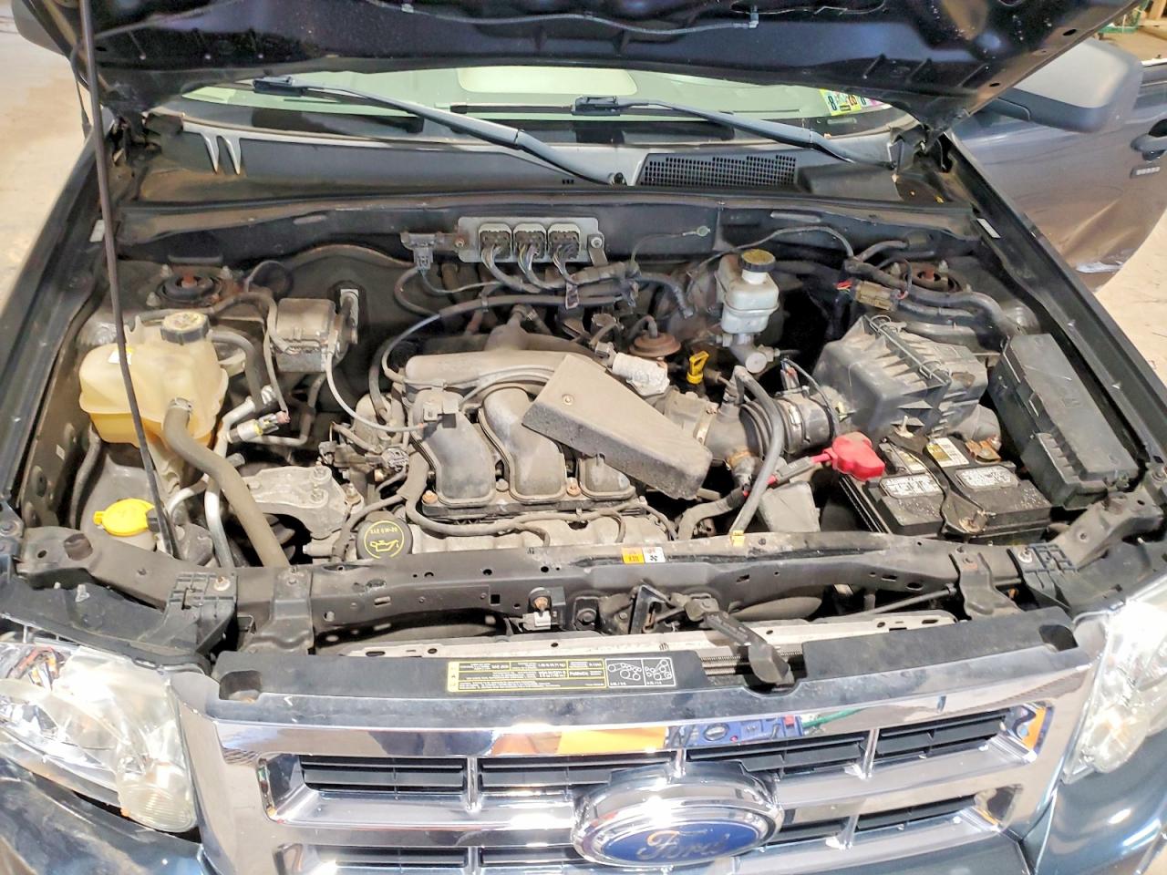2008 Ford Escape Xlt Gray vin: 1FMCU93198KE81808