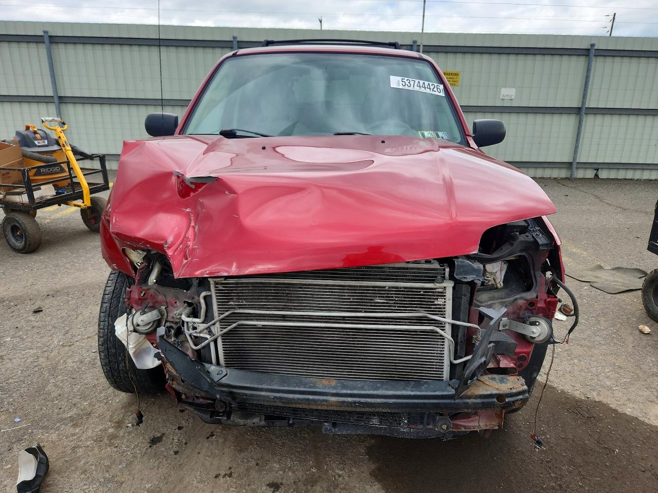 2005 Ford Escape Red vin: 1FMCU931X5KE48991