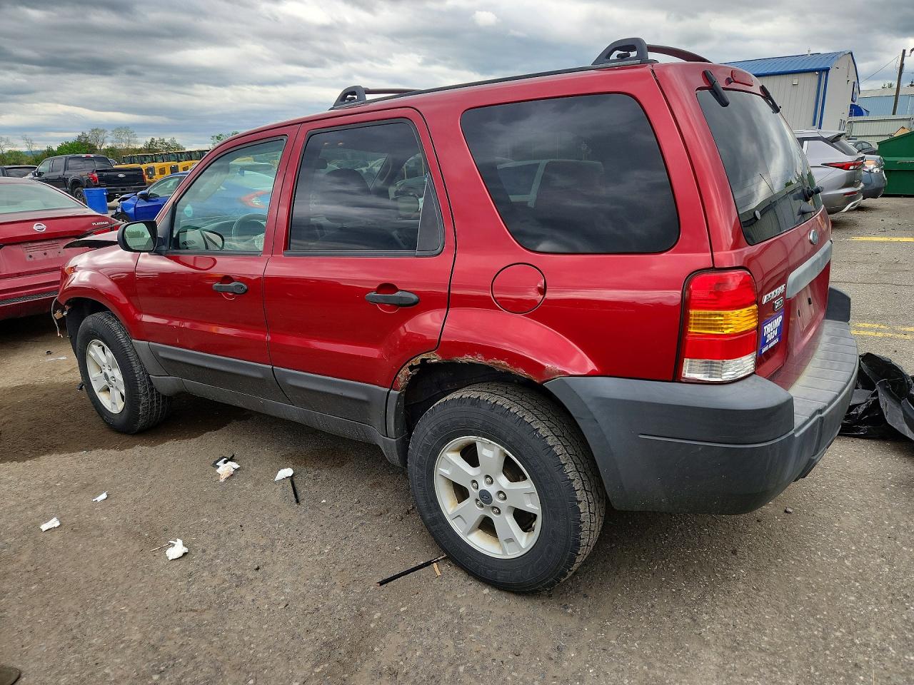 2005 Ford Escape Red vin: 1FMCU931X5KE48991