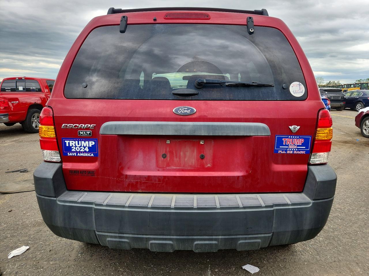 2005 Ford Escape Red vin: 1FMCU931X5KE48991