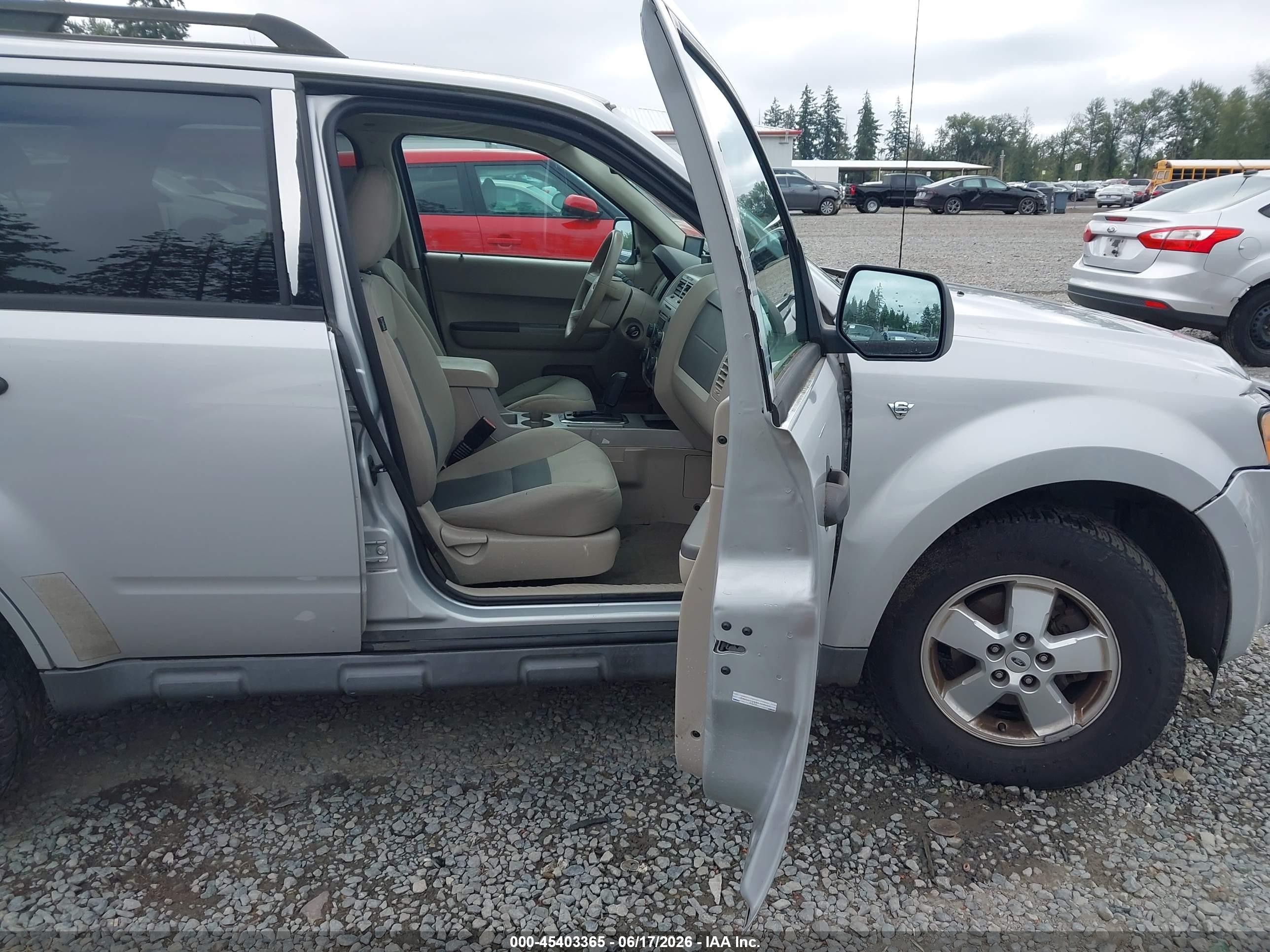 2008 Ford Escape Xlt Silver vin: 1FMCU931X8KA09505