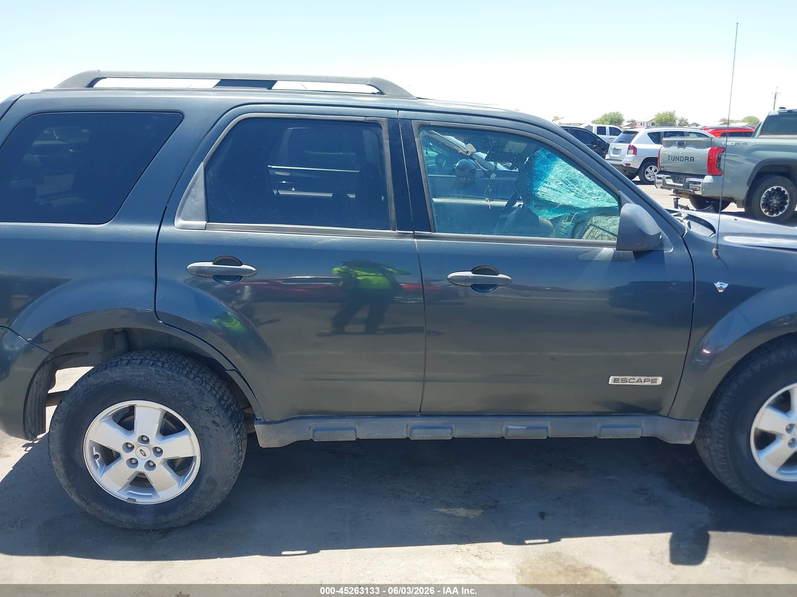 2008 Ford Escape Xlt Зеленый vin: 1FMCU931X8KA46411