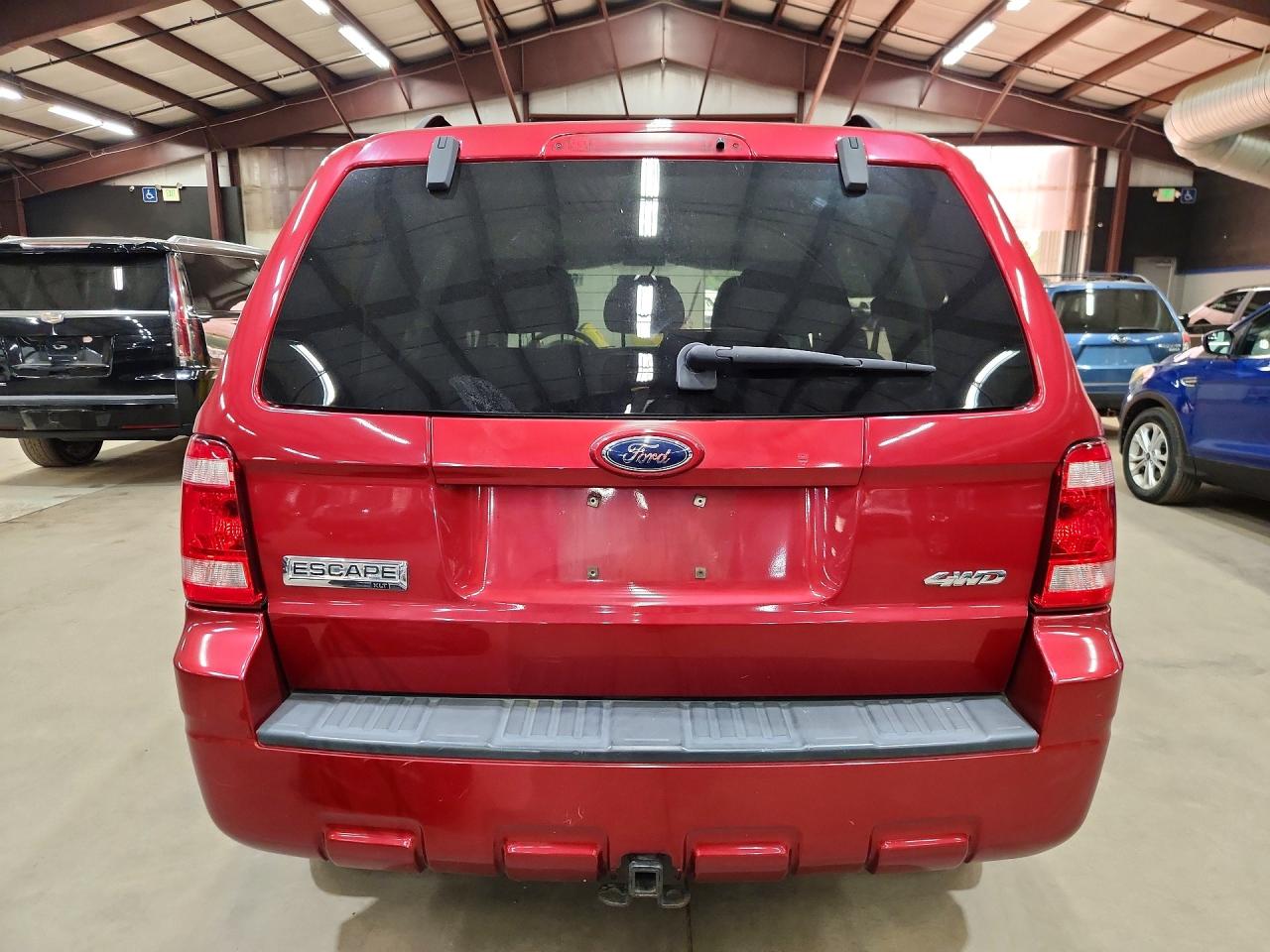 2008 Ford Escape Xlt Red vin: 1FMCU931X8KB58156