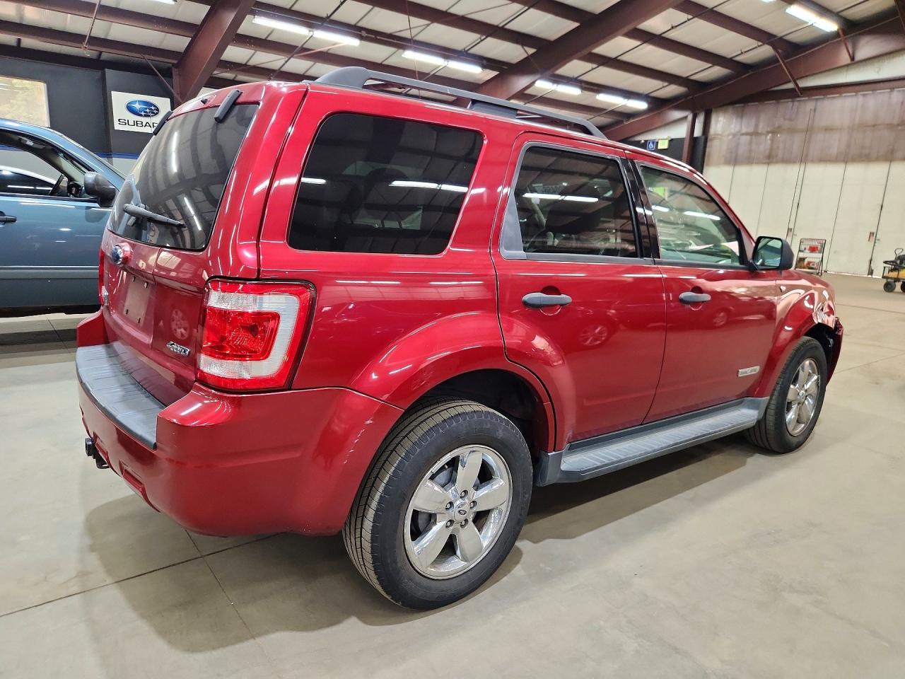 2008 Ford Escape Xlt Red vin: 1FMCU931X8KB58156