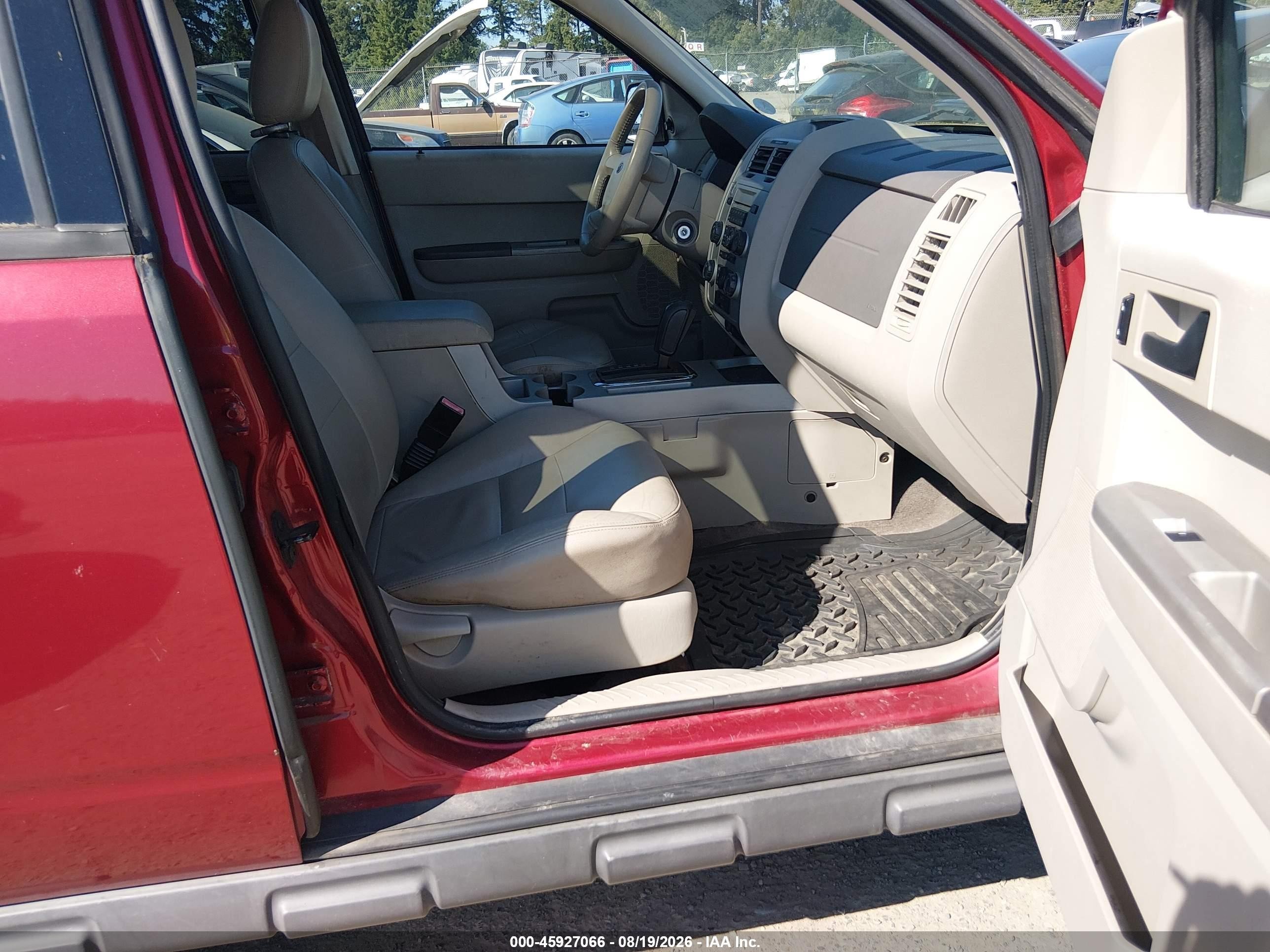 2008 Ford Escape Xlt Красный vin: 1FMCU931X8KC81312