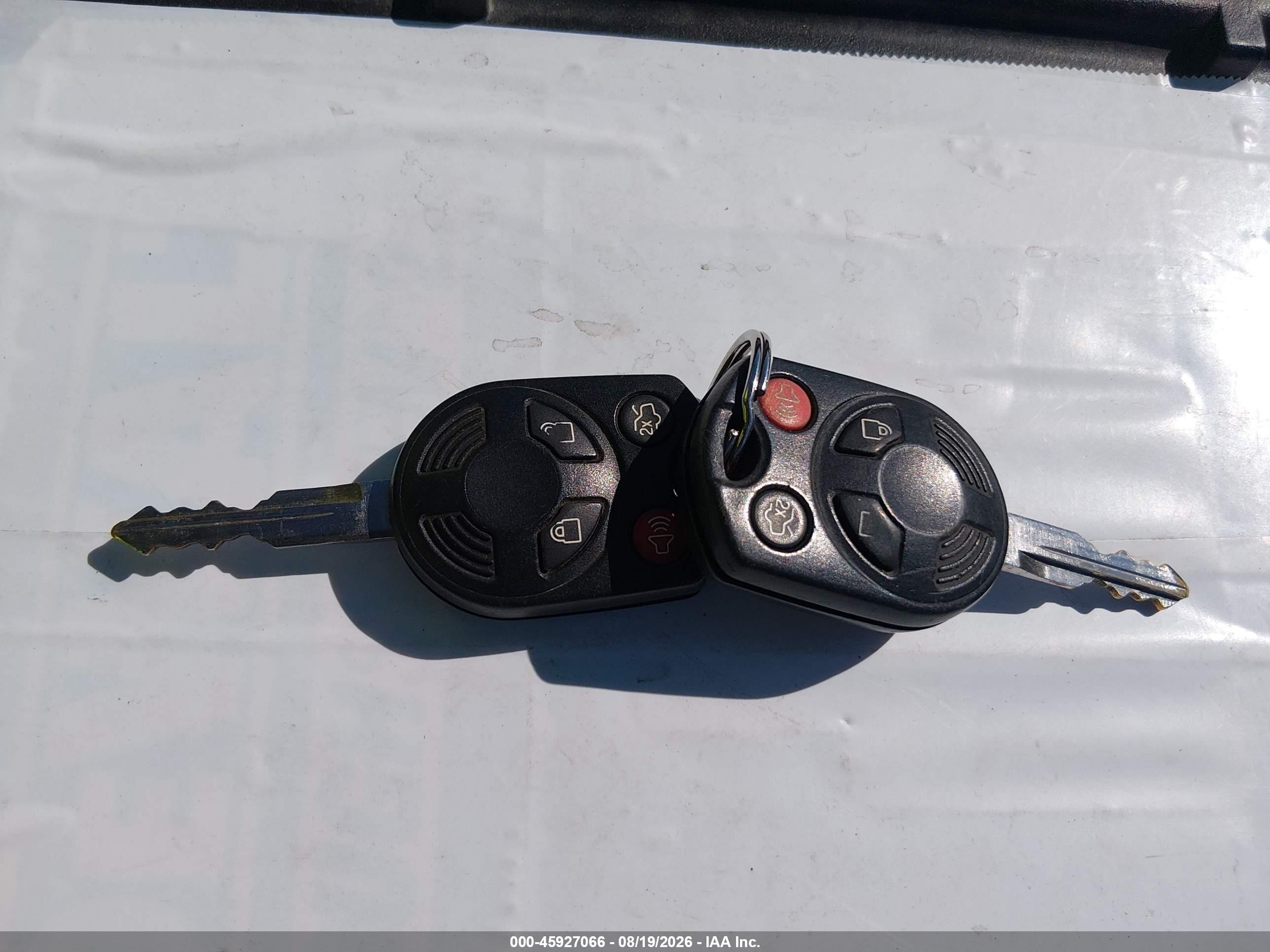 2008 Ford Escape Xlt Красный vin: 1FMCU931X8KC81312