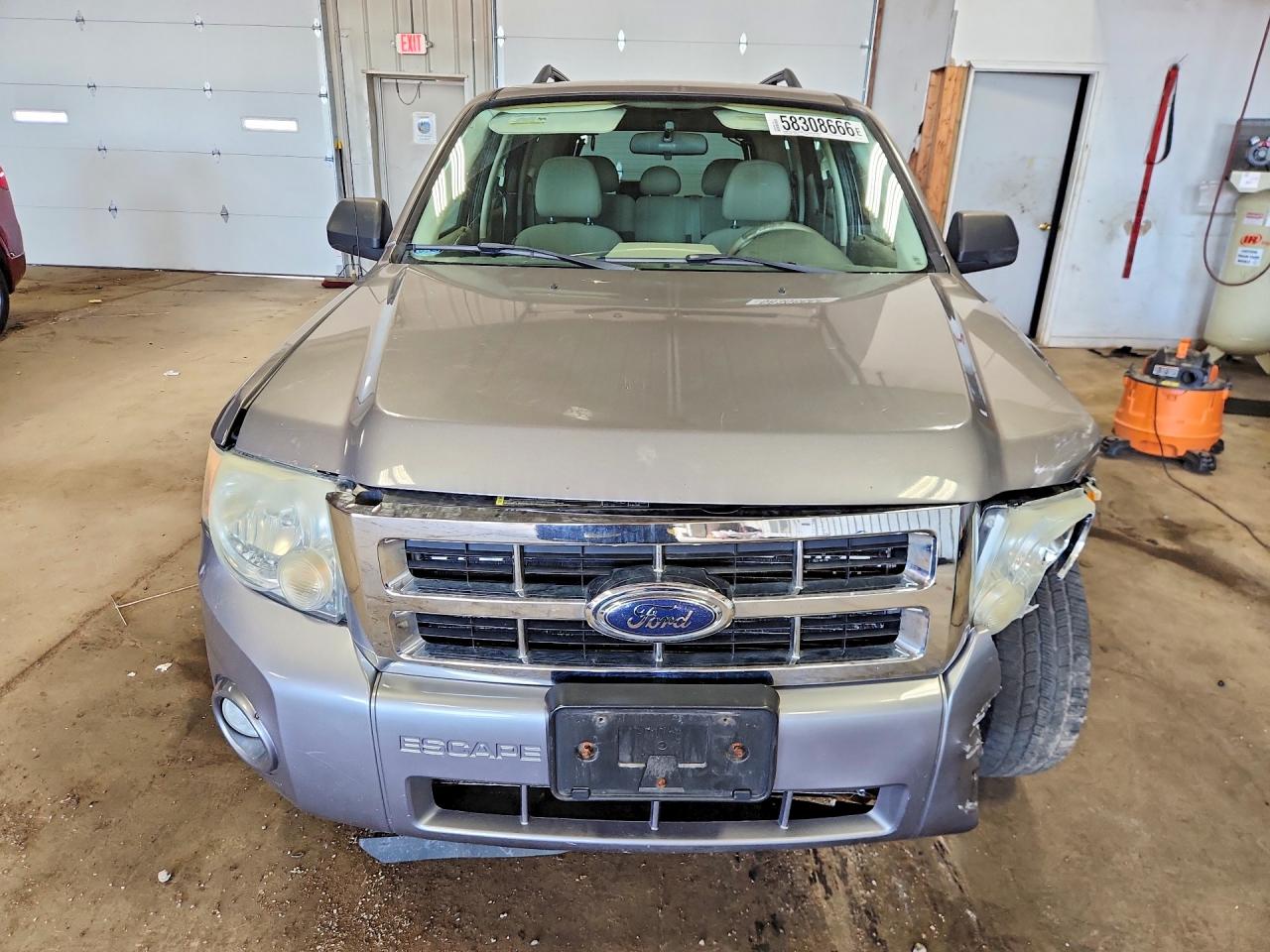 2008 Ford Escape Xlt Серый vin: 1FMCU931X8KE19835