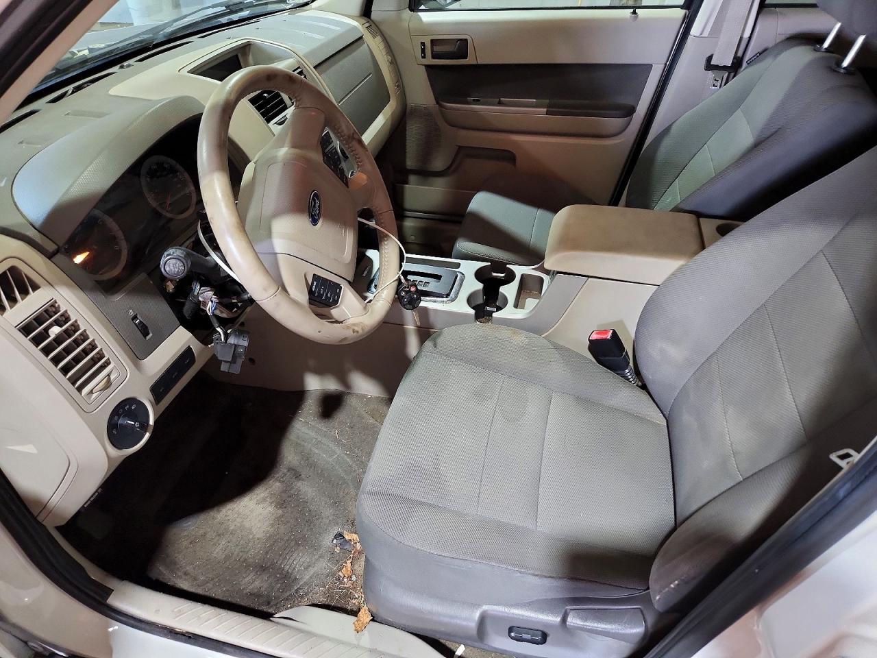 2009 Ford Escape Xlt White vin: 1FMCU93709KA20583