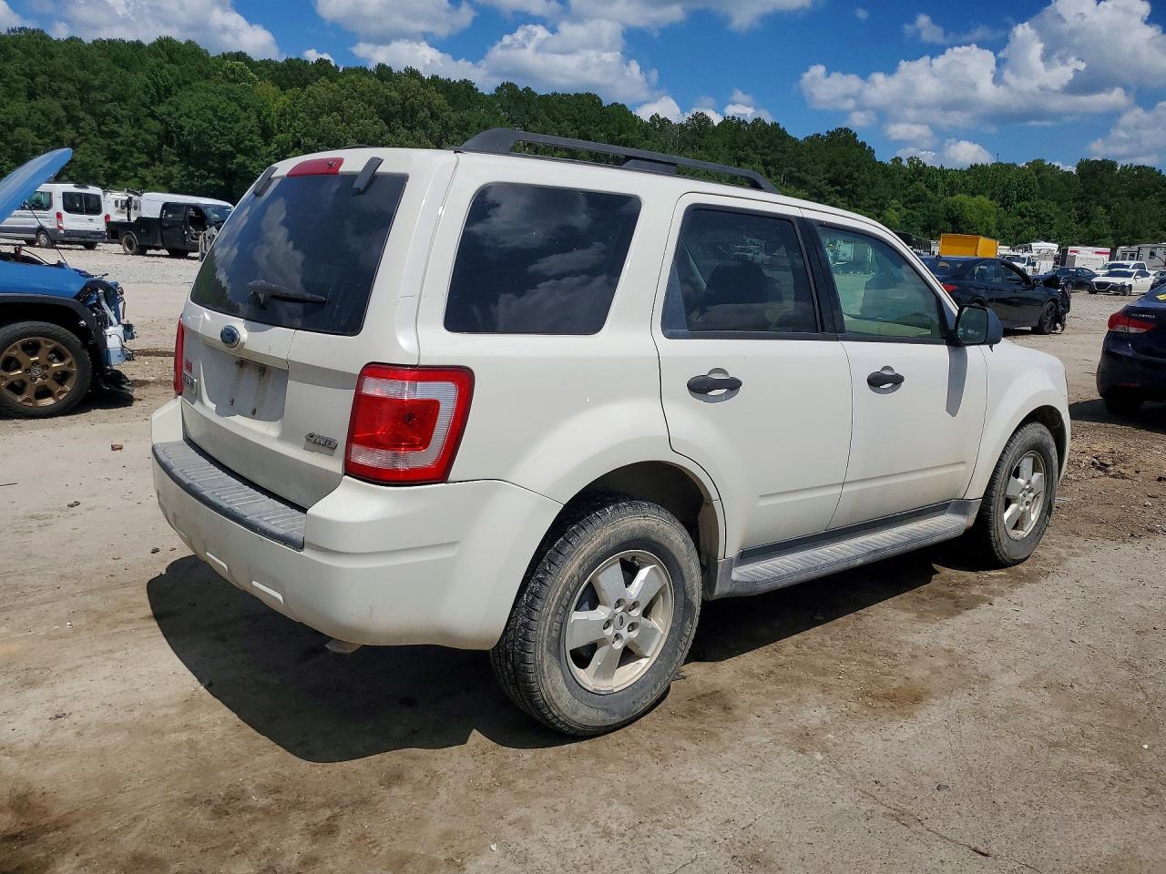 2009 Ford Escape Xlt White vin: 1FMCU93719KB70377