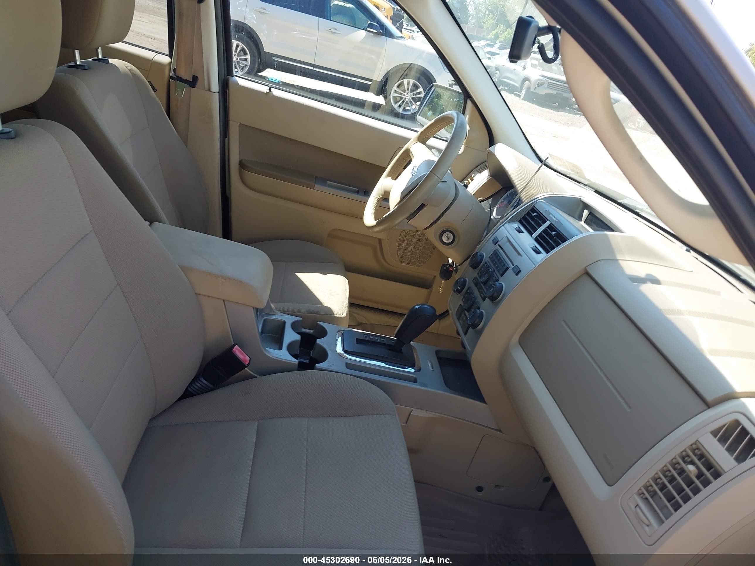 2009 Ford Escape Xlt Beige vin: 1FMCU93719KD07673