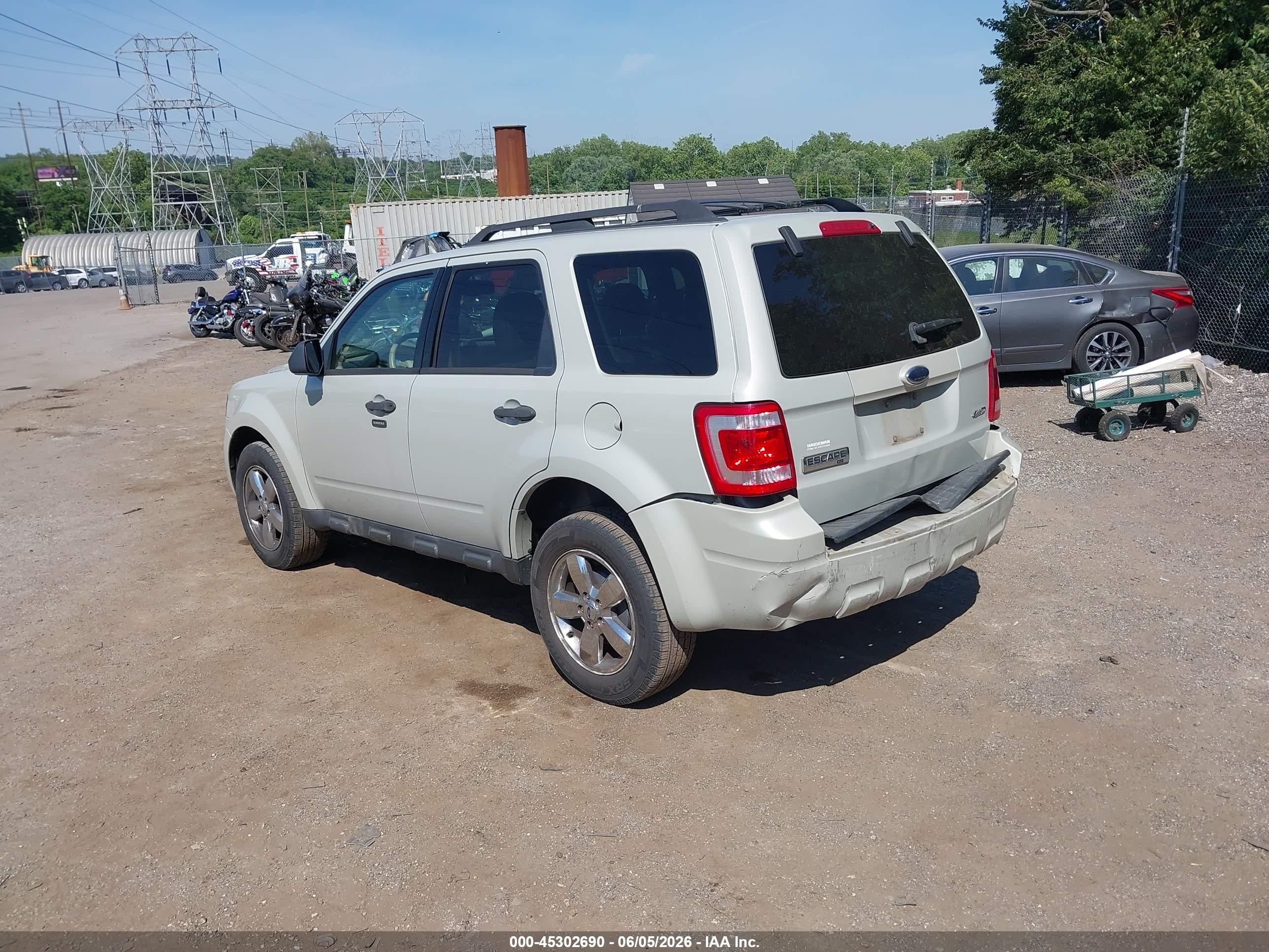 2009 Ford Escape Xlt Beige vin: 1FMCU93719KD07673