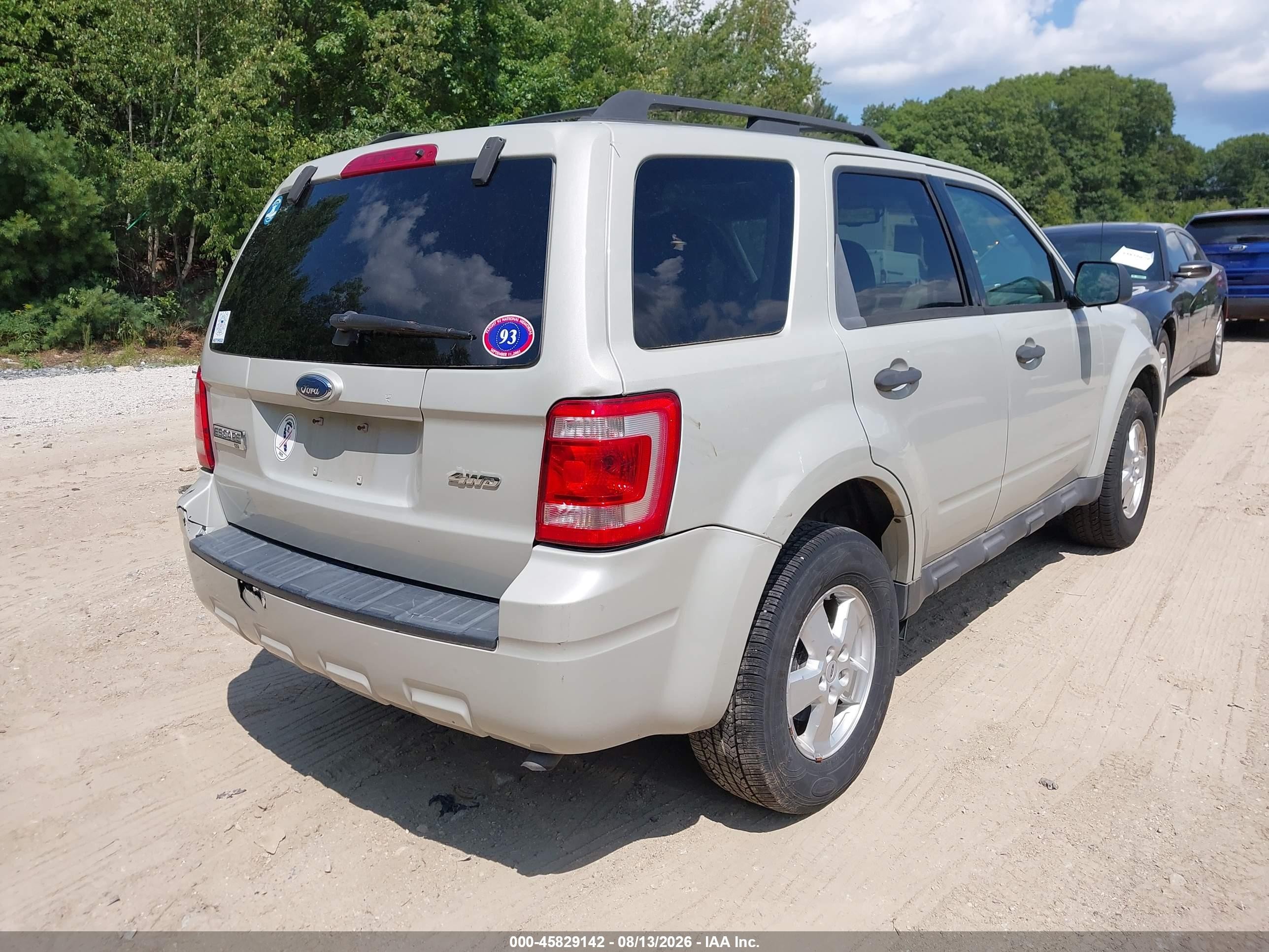 2009 Ford Escape Xlt Beige vin: 1FMCU93729KA44450