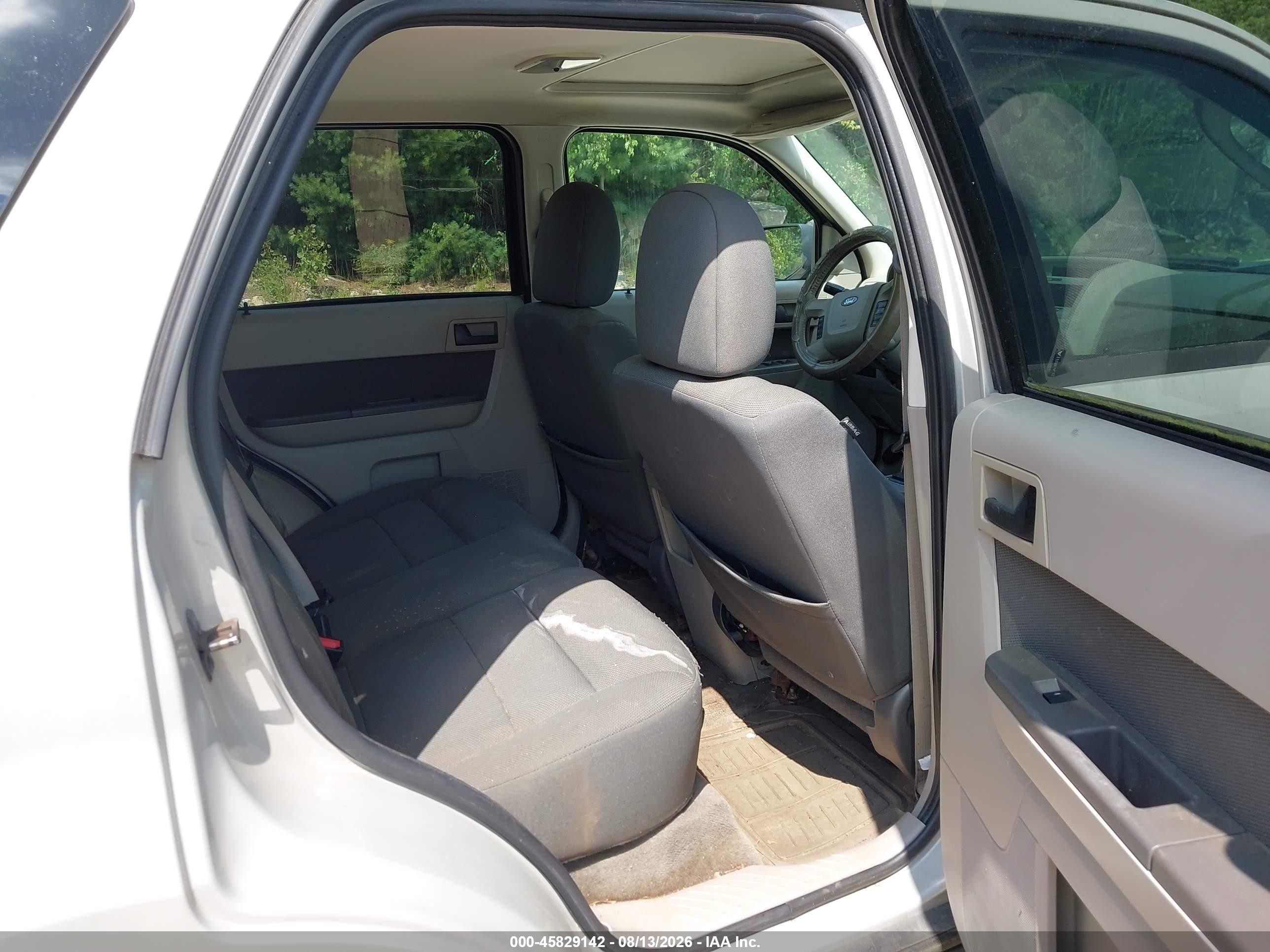 2009 Ford Escape Xlt Beige vin: 1FMCU93729KA44450