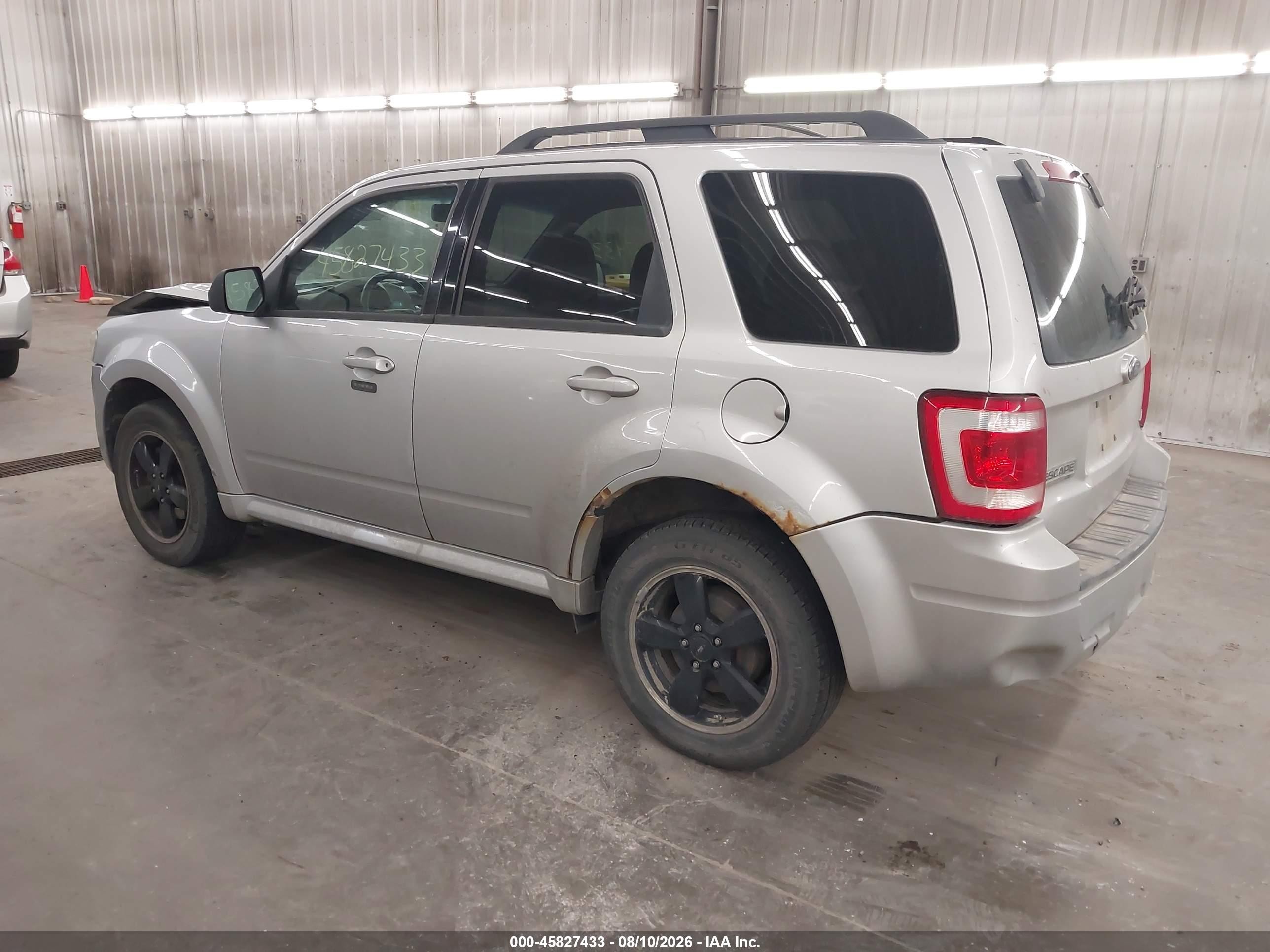 2009 Ford Escape Xlt Серебряный vin: 1FMCU93749KB78456
