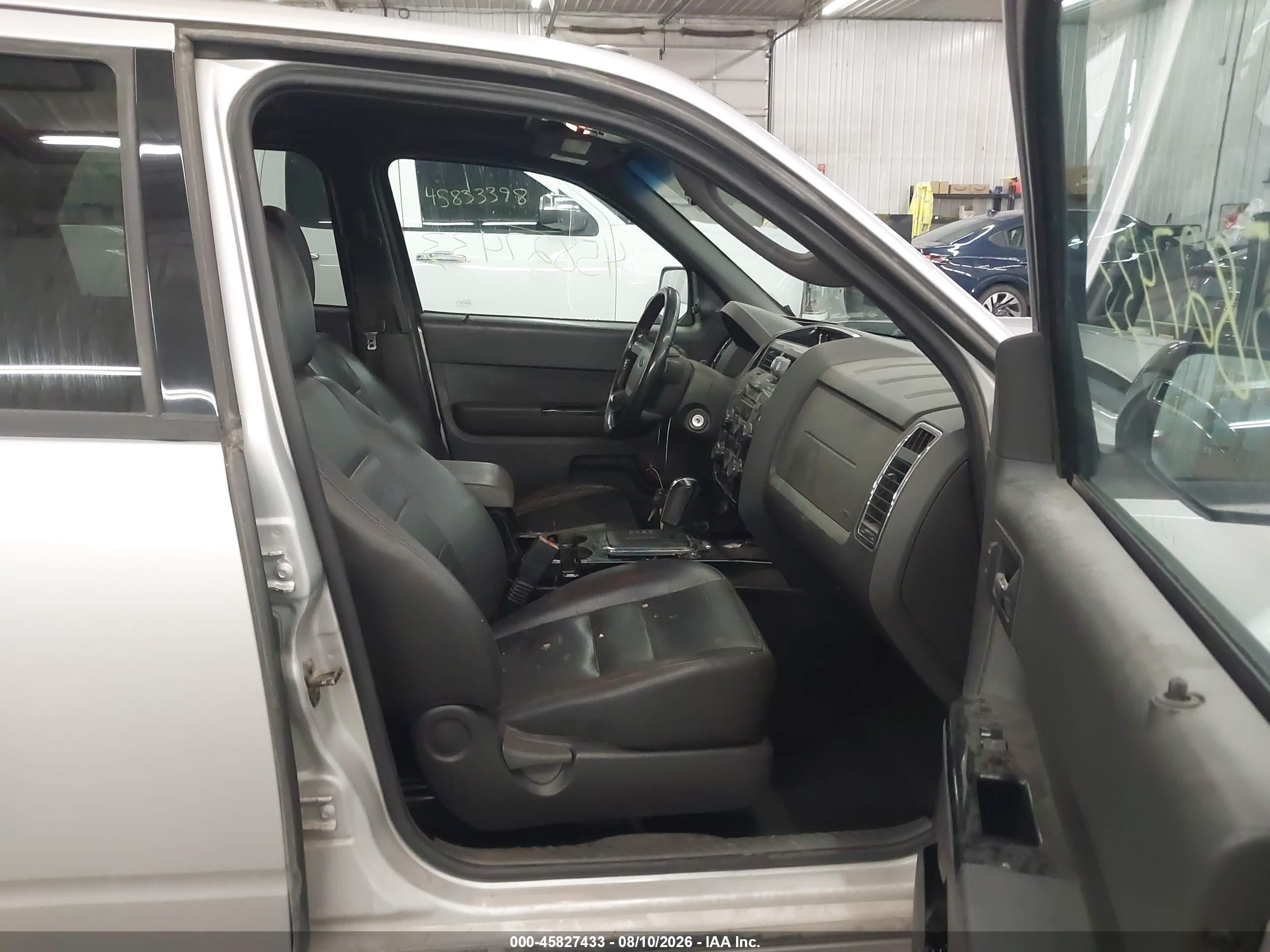 2009 Ford Escape Xlt Серебряный vin: 1FMCU93749KB78456