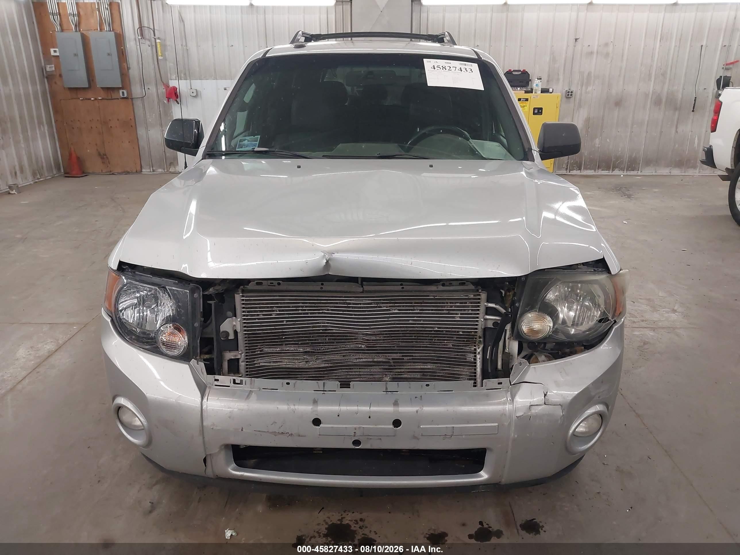 2009 Ford Escape Xlt Серебряный vin: 1FMCU93749KB78456