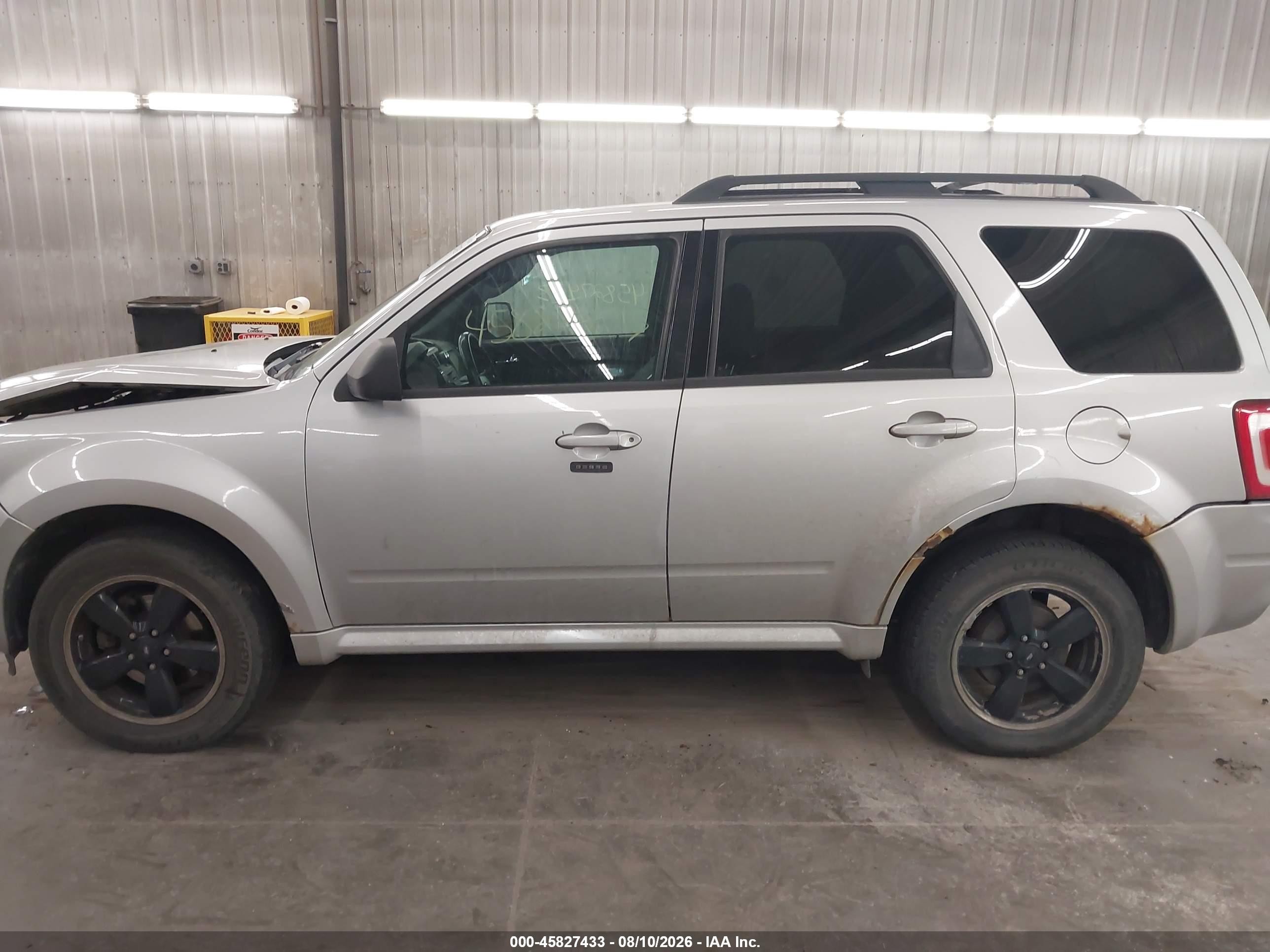 2009 Ford Escape Xlt Серебряный vin: 1FMCU93749KB78456