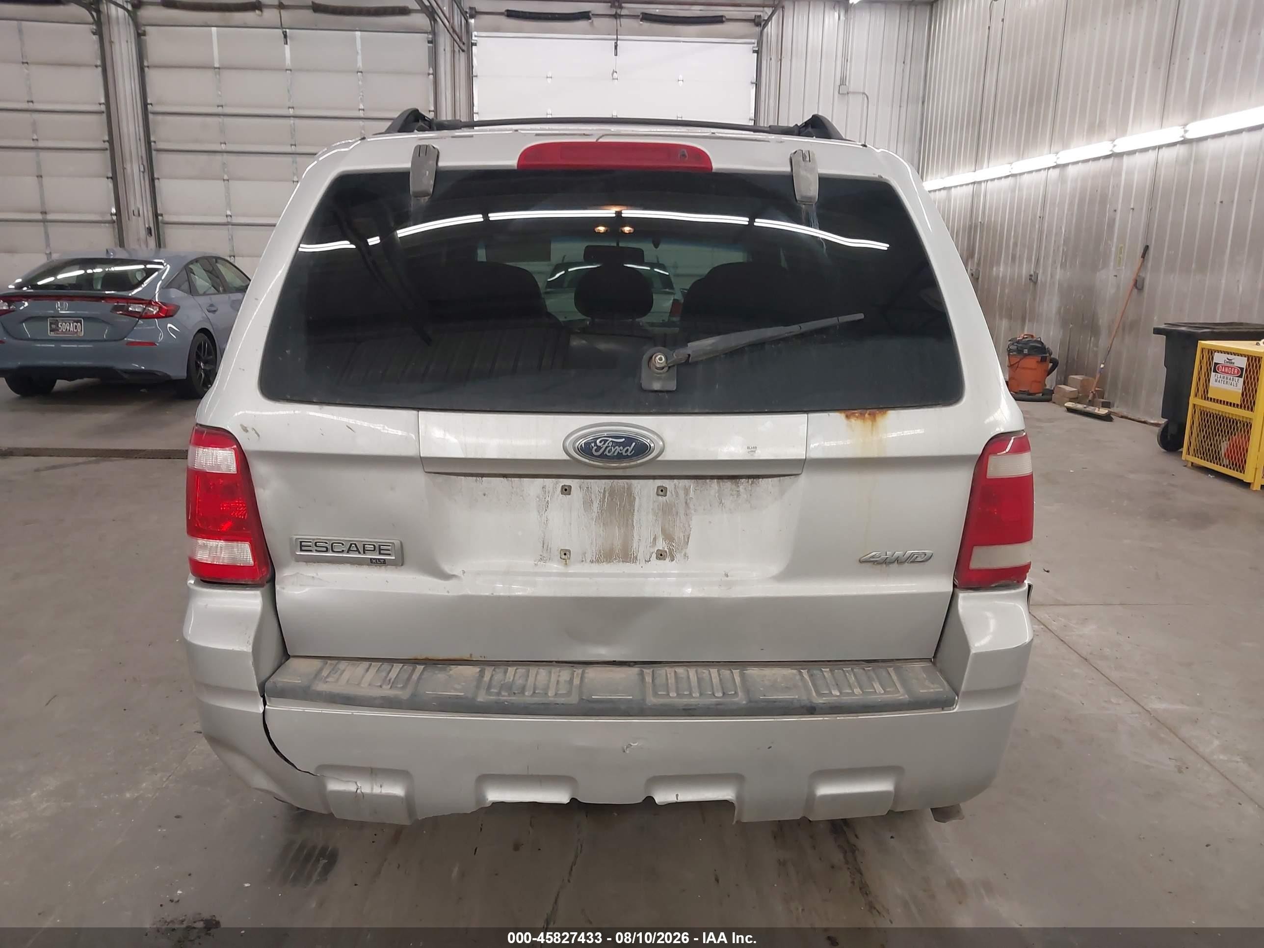 2009 Ford Escape Xlt Серебряный vin: 1FMCU93749KB78456