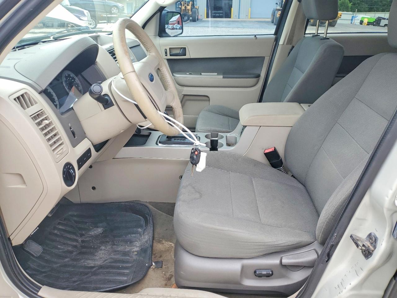 2009 Ford Escape Xlt White vin: 1FMCU93759KA63705