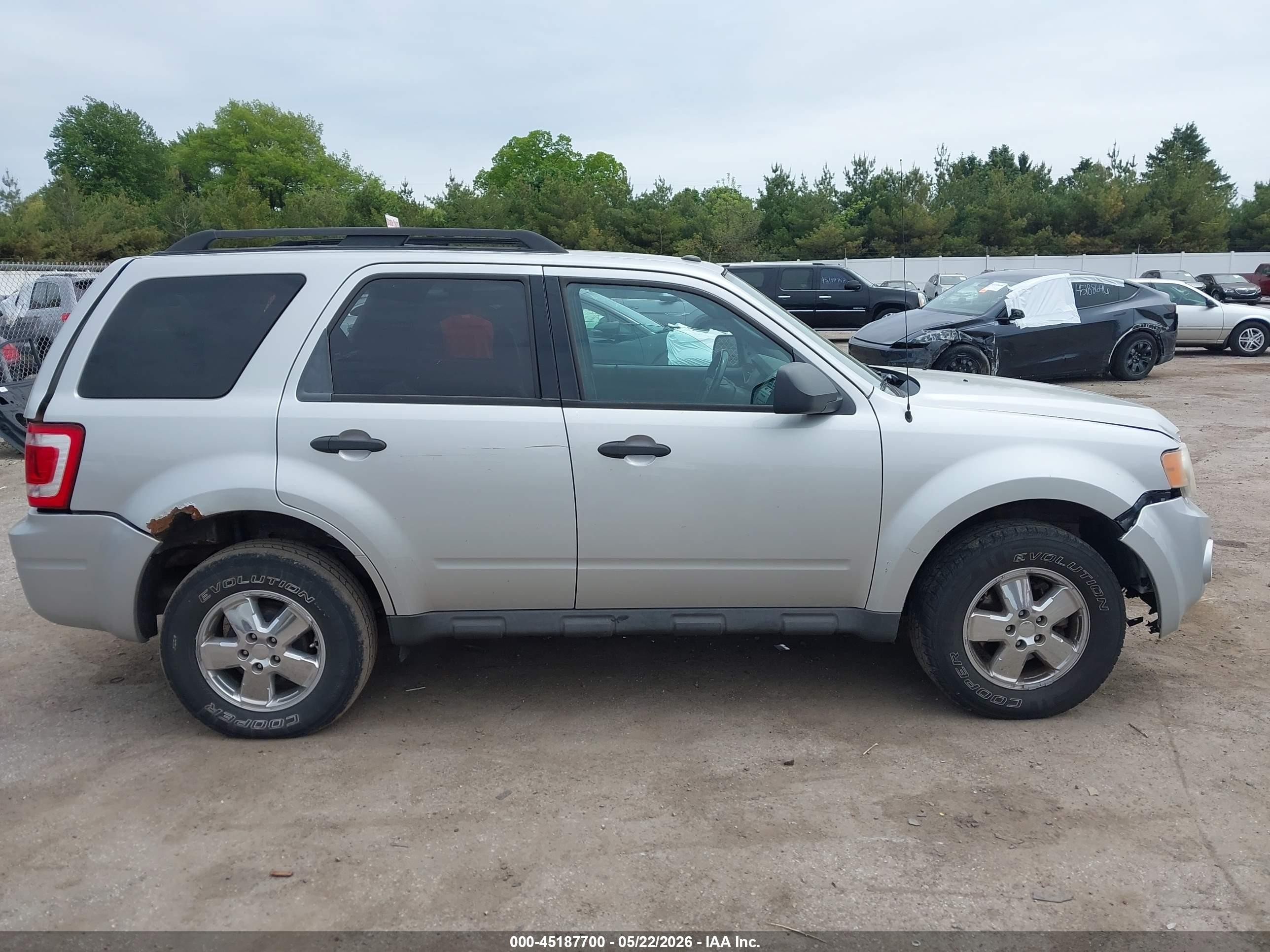 2009 Ford Escape Xlt Gray vin: 1FMCU93759KA74932