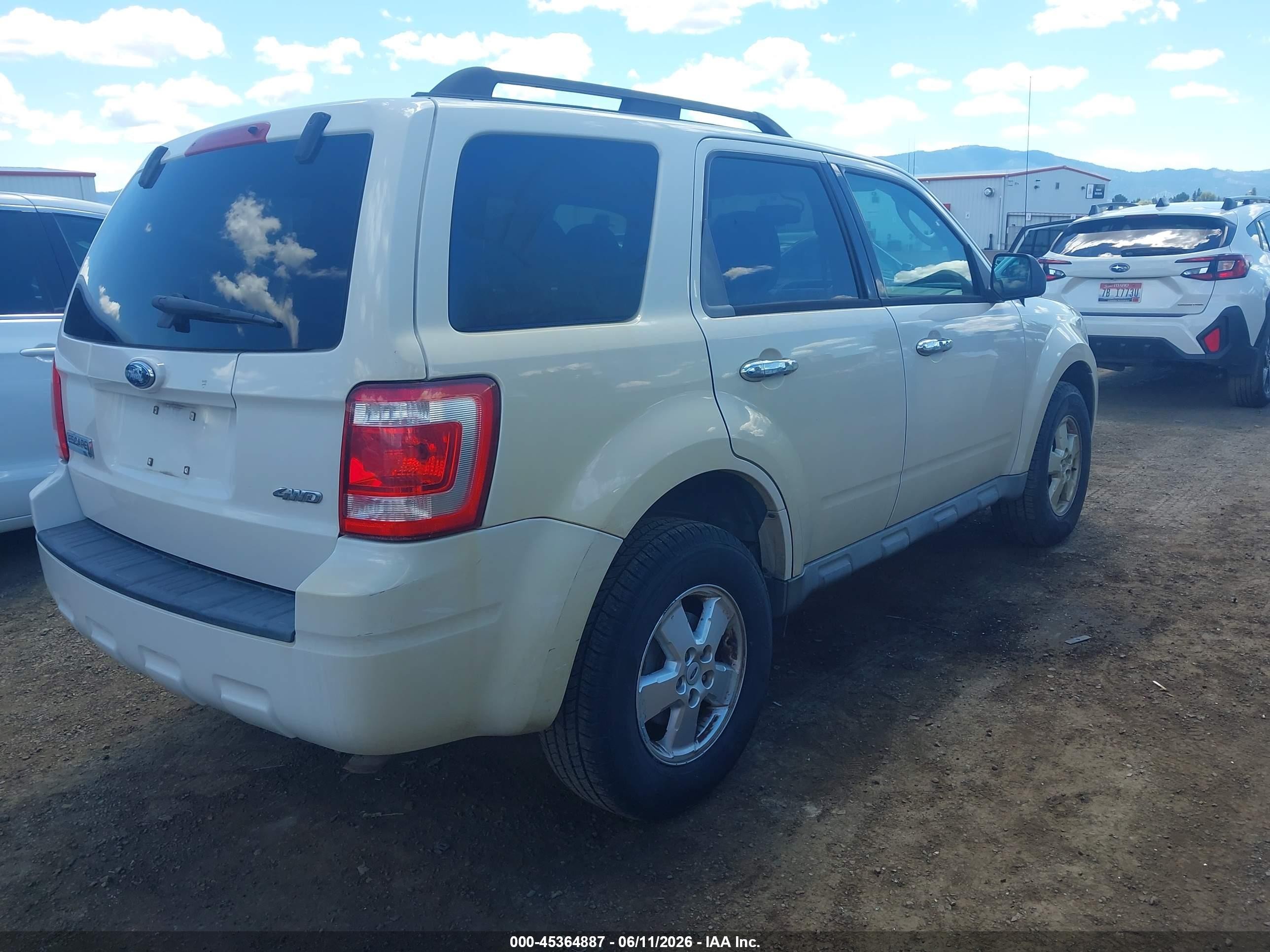 2009 Ford Escape Xlt White vin: 1FMCU93789KA99758
